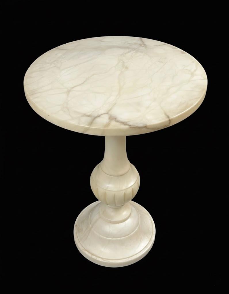 Dekoracyjny stolik salonowy