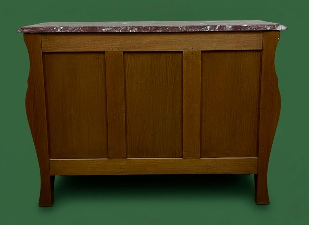 Komoda w stylu rokoko