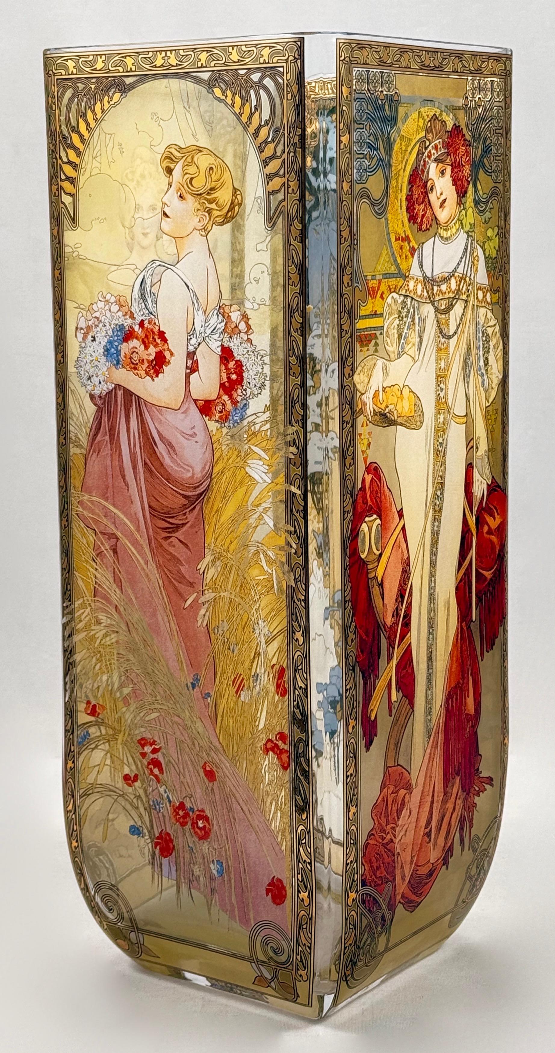 Wazon 4 pory roku wg Alphonsa Muchy , Goebel