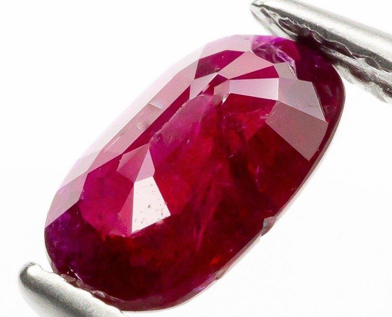 Naturalny niepoprawiany rubin 0,70 ct