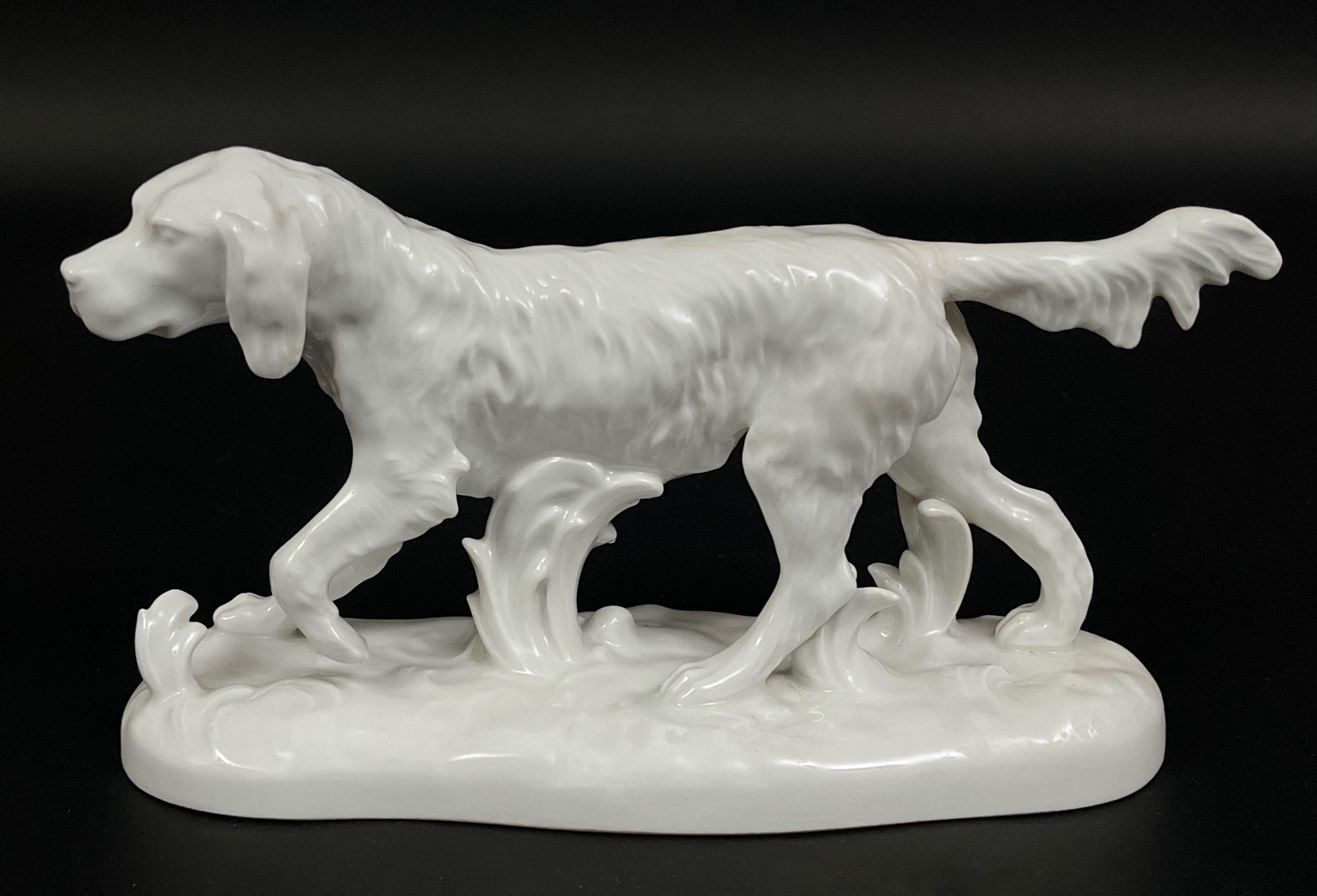 Pełnoplastyczna porcelanowa figura psa Setera