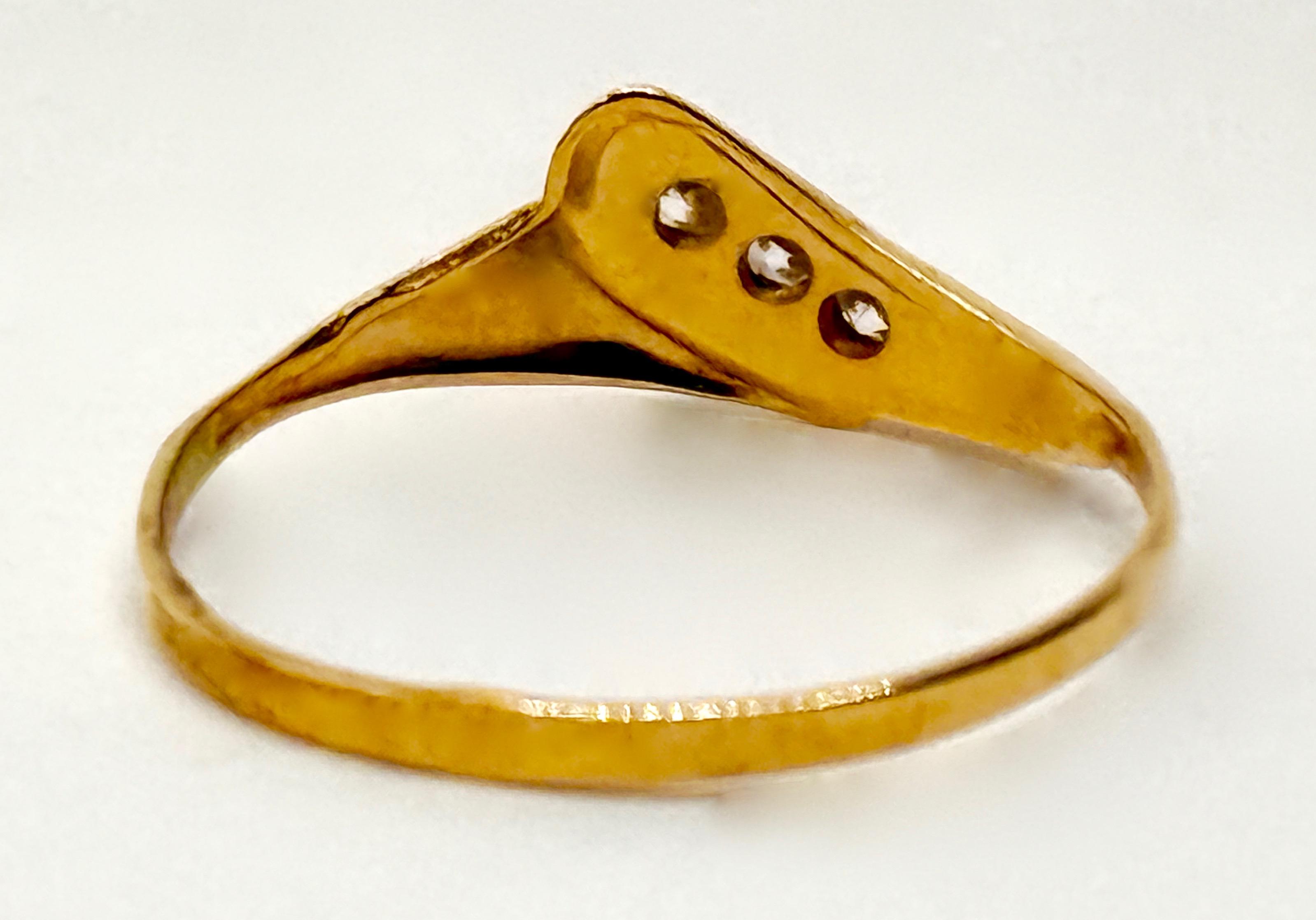 Złoty pierścionek, masa 1,5 g