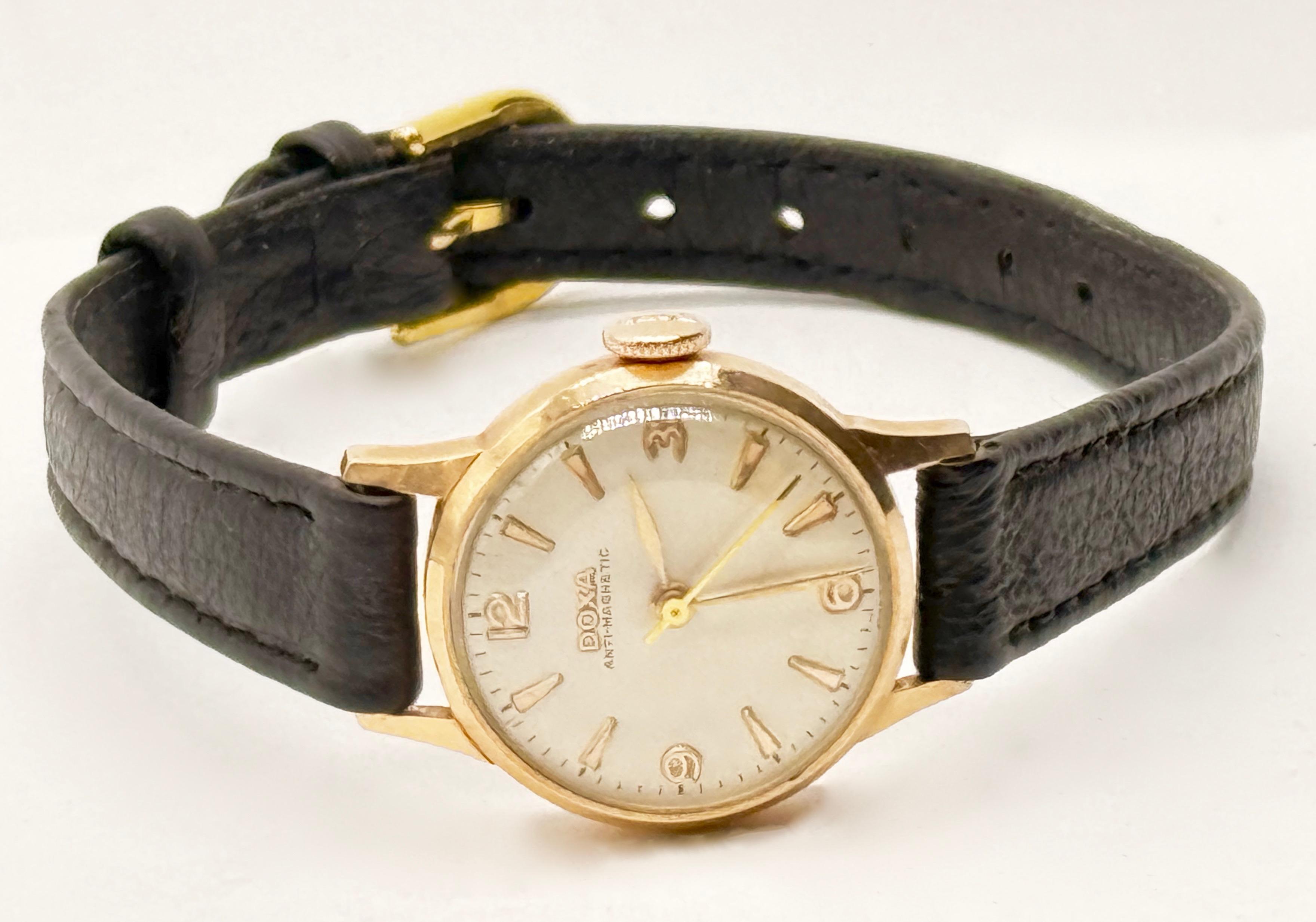 Złoty zegarek naręczny ''DOXA''