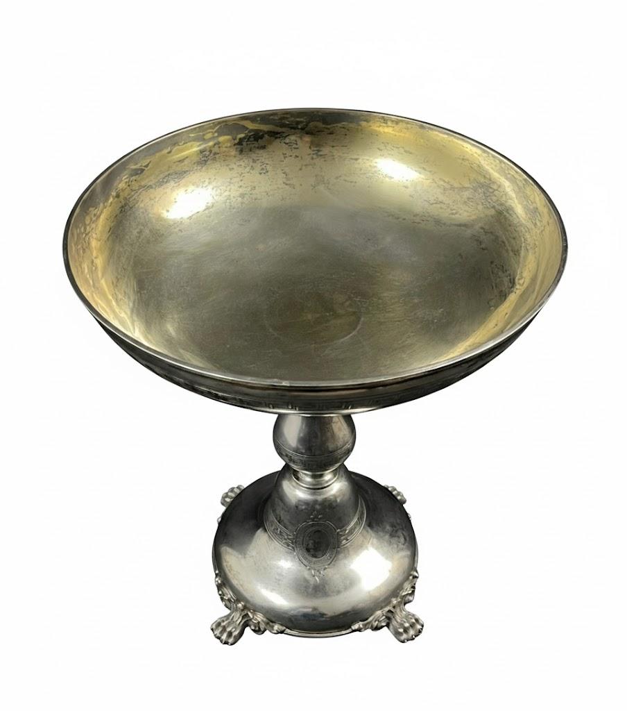 Srebrna patera stojąca na 4 lwich łapach, Wagner Berlin