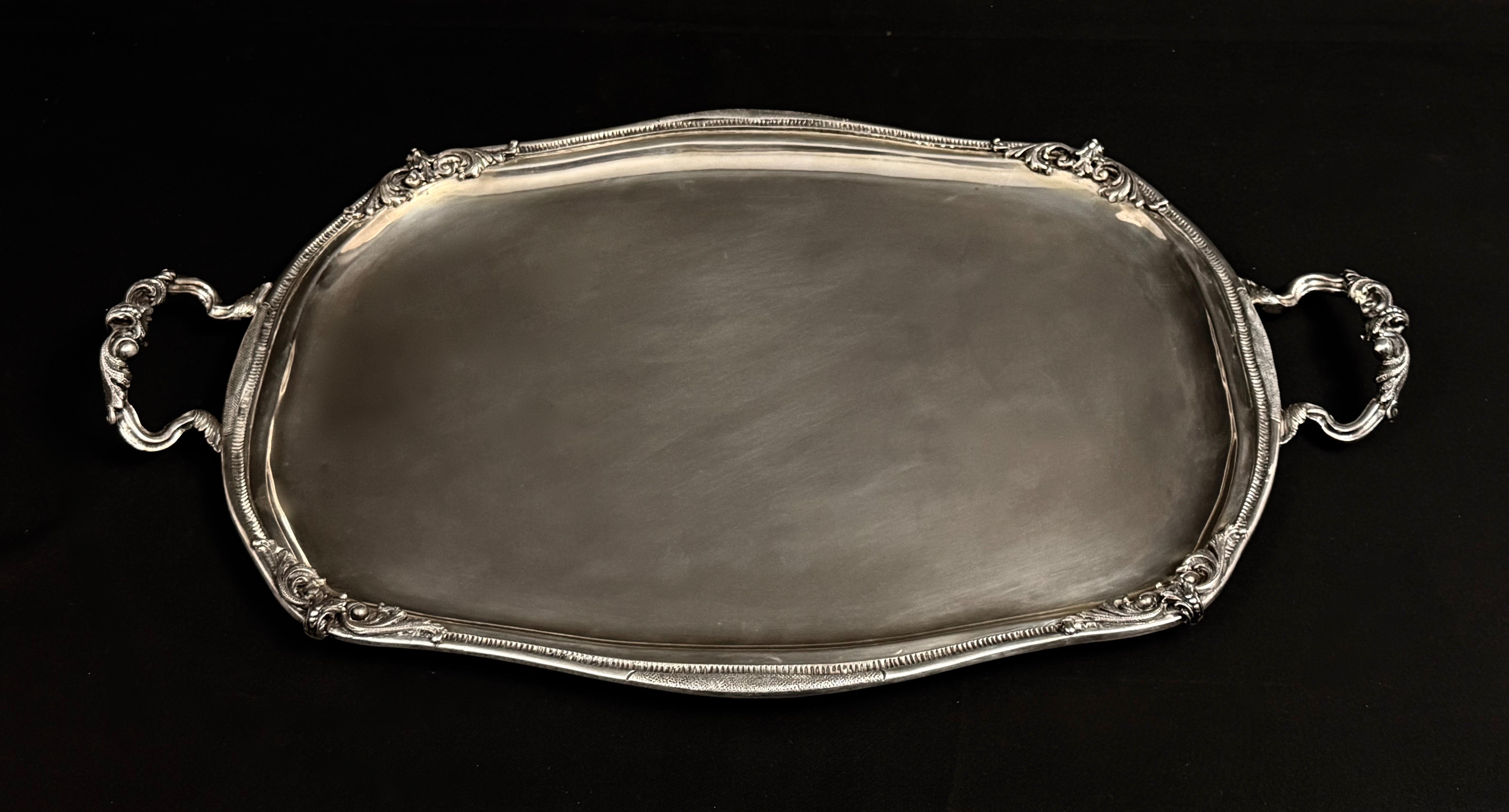Srebrna taca z dwoma bocznymi uchwytami, masa 2382 g