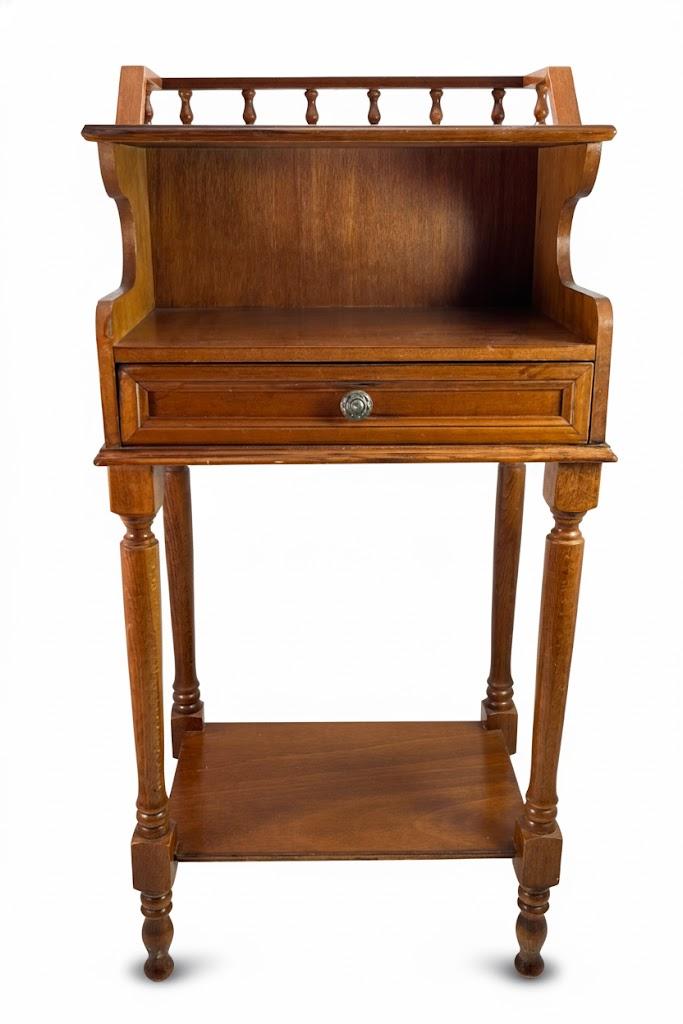 Salonowa szafka z galeryjką, szufladką i dolną półką