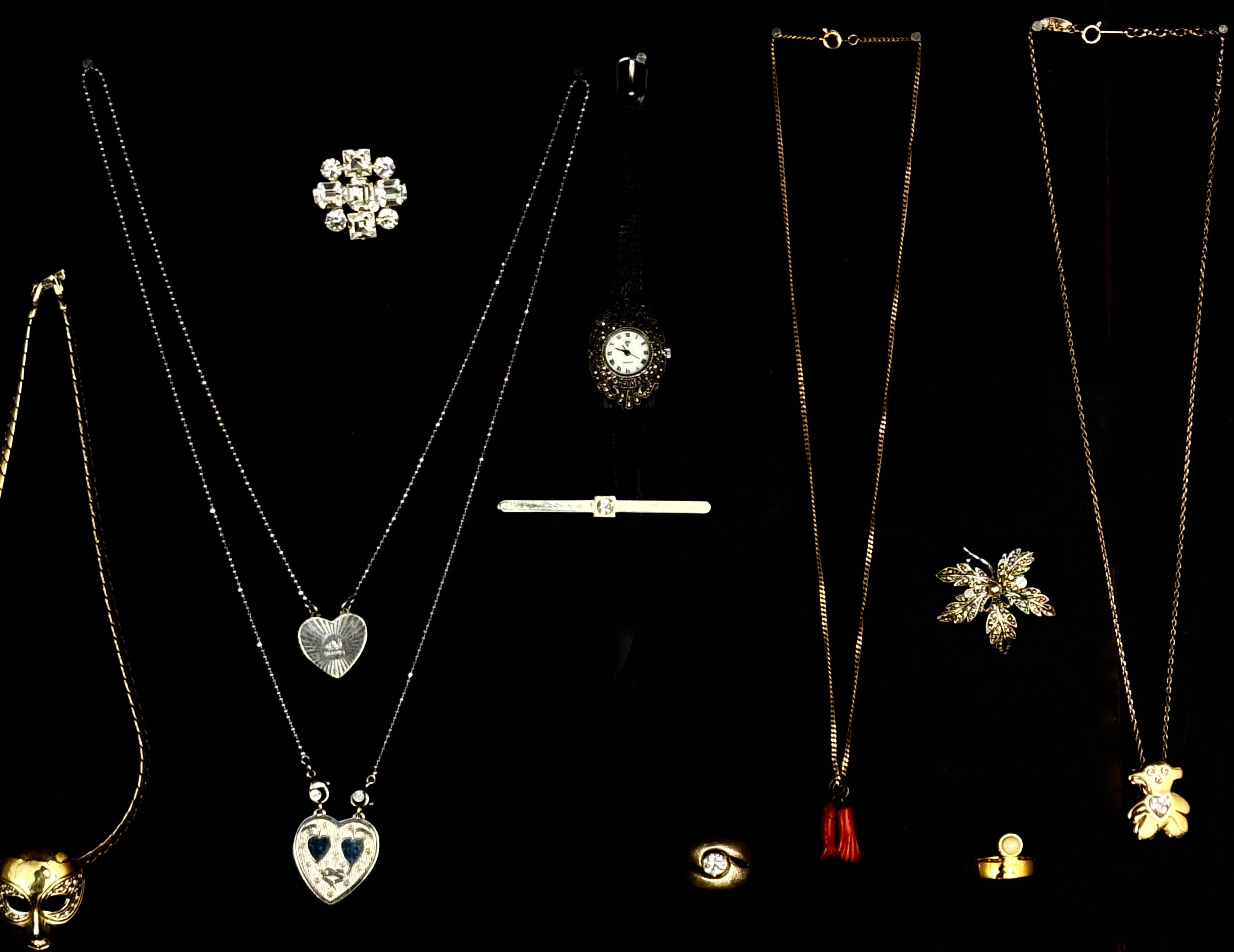 Dekoracyjny zestaw biżuterii -22 sztuki