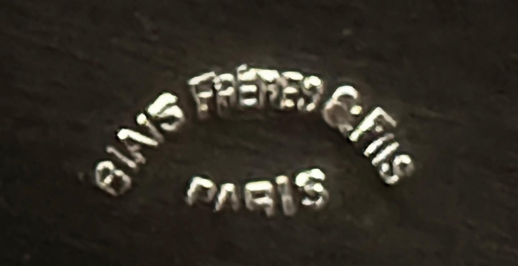 Srebrny kielich stojący na okrągłej stopie , masa 830 g