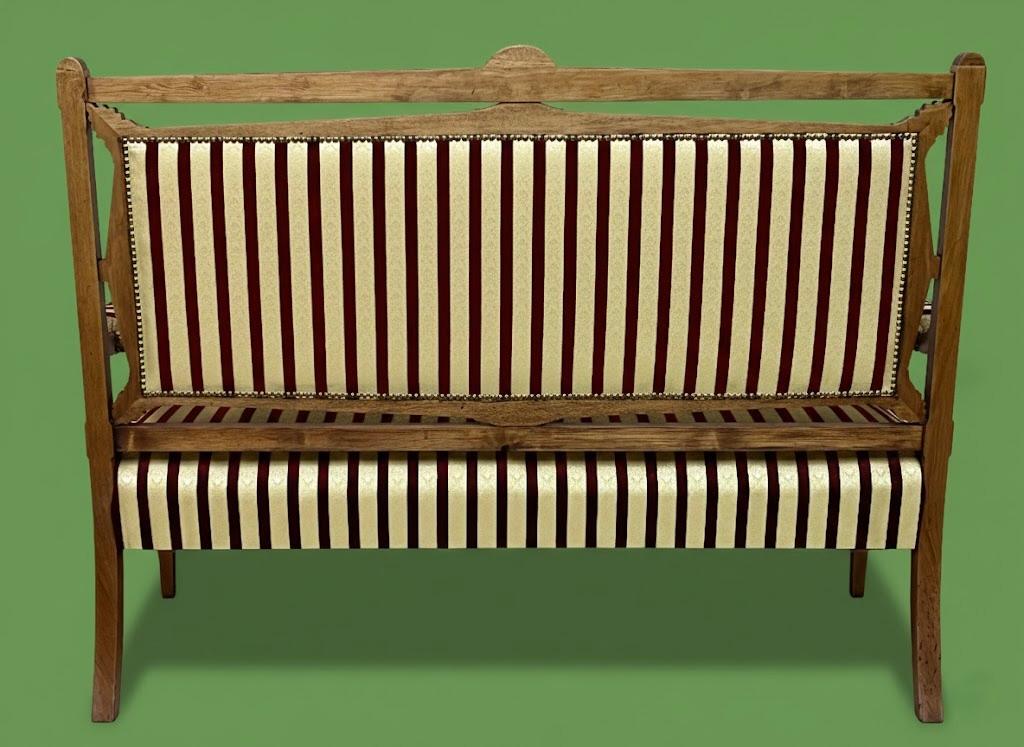 Salonowa kanapa w stylu Ludwika XVI