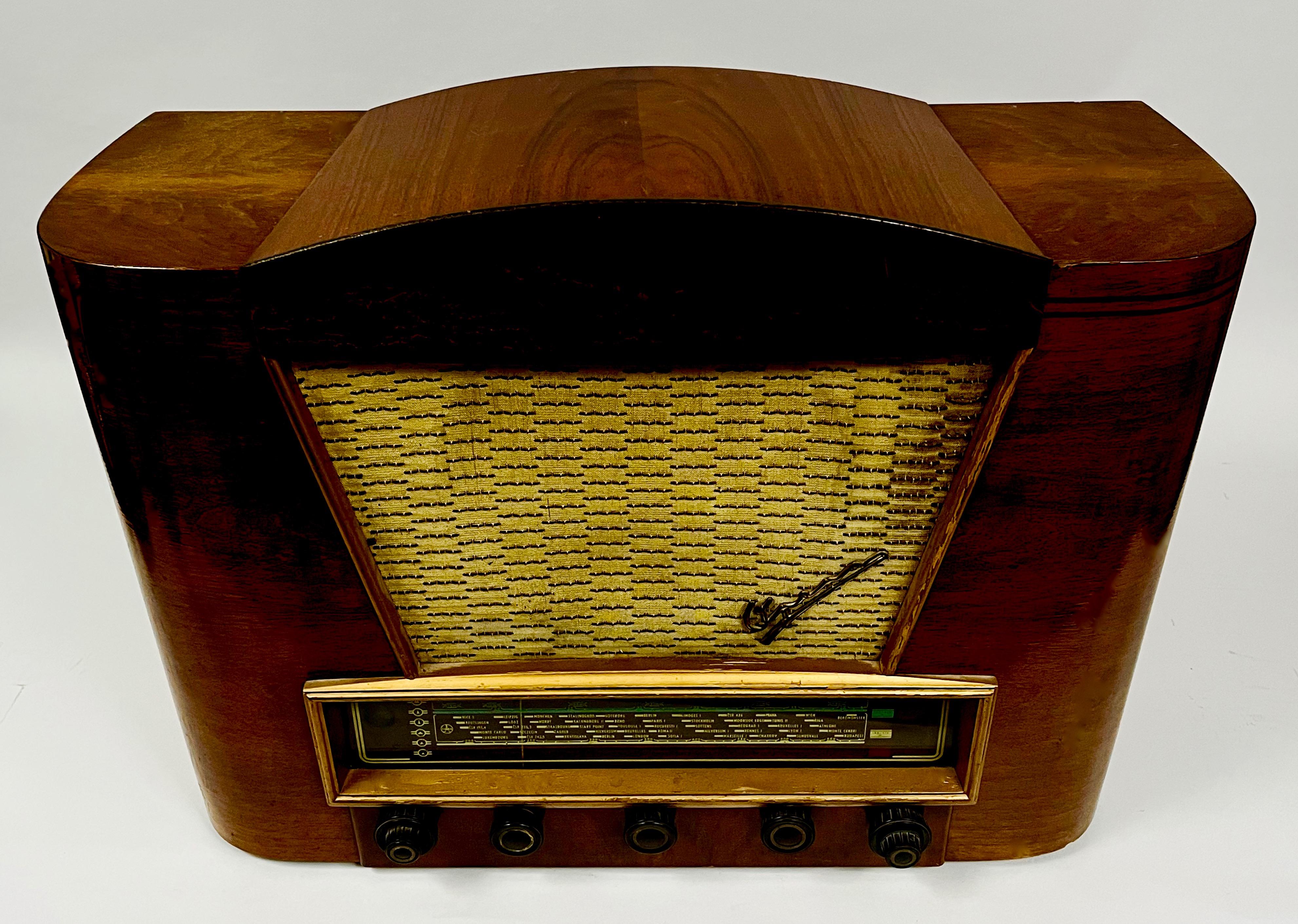 Radio Tesla Opera 621 A