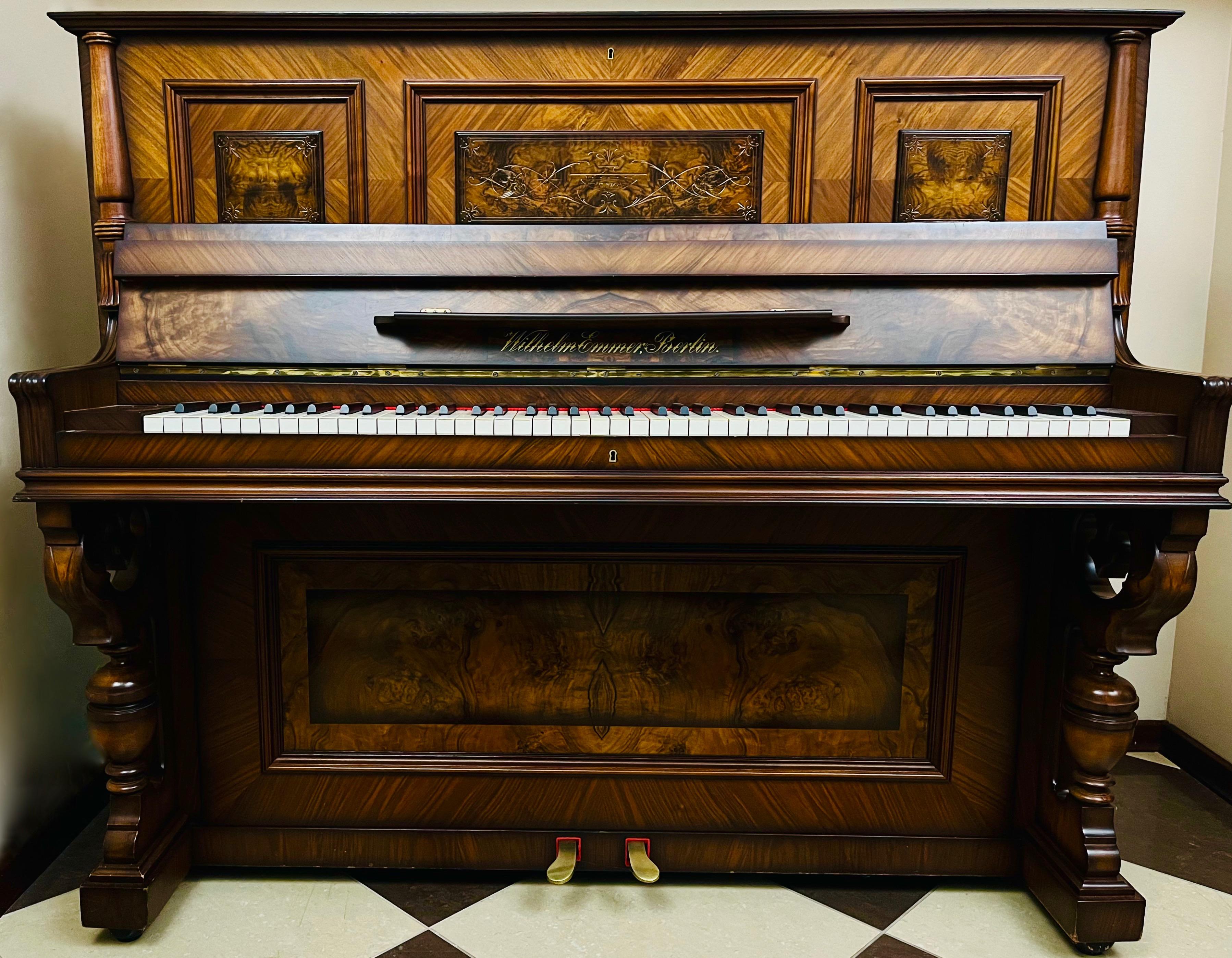 Dekoracyjne pianino salonowe sygn. Wilhelm Emmer