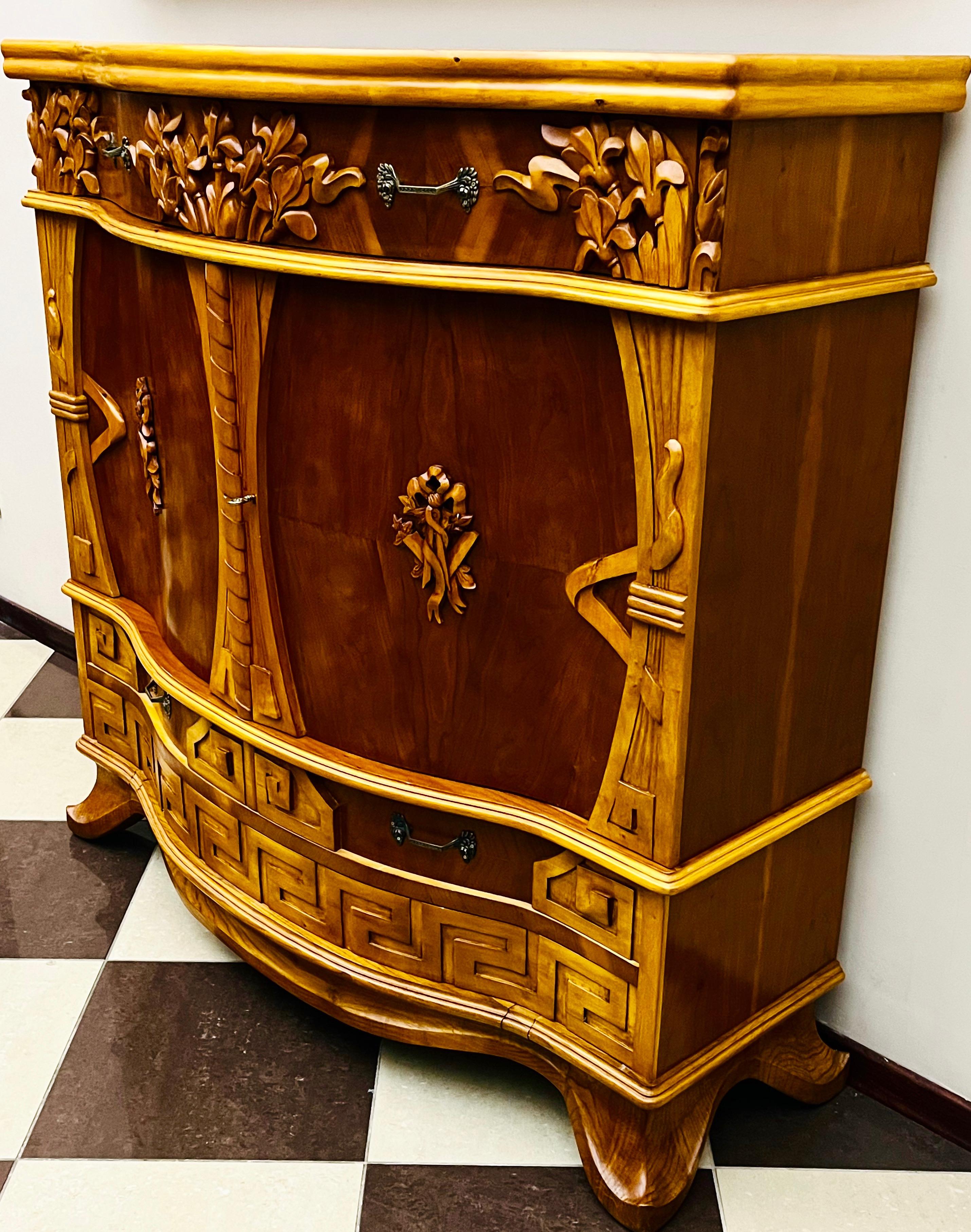 Dekoracyjna sekretera