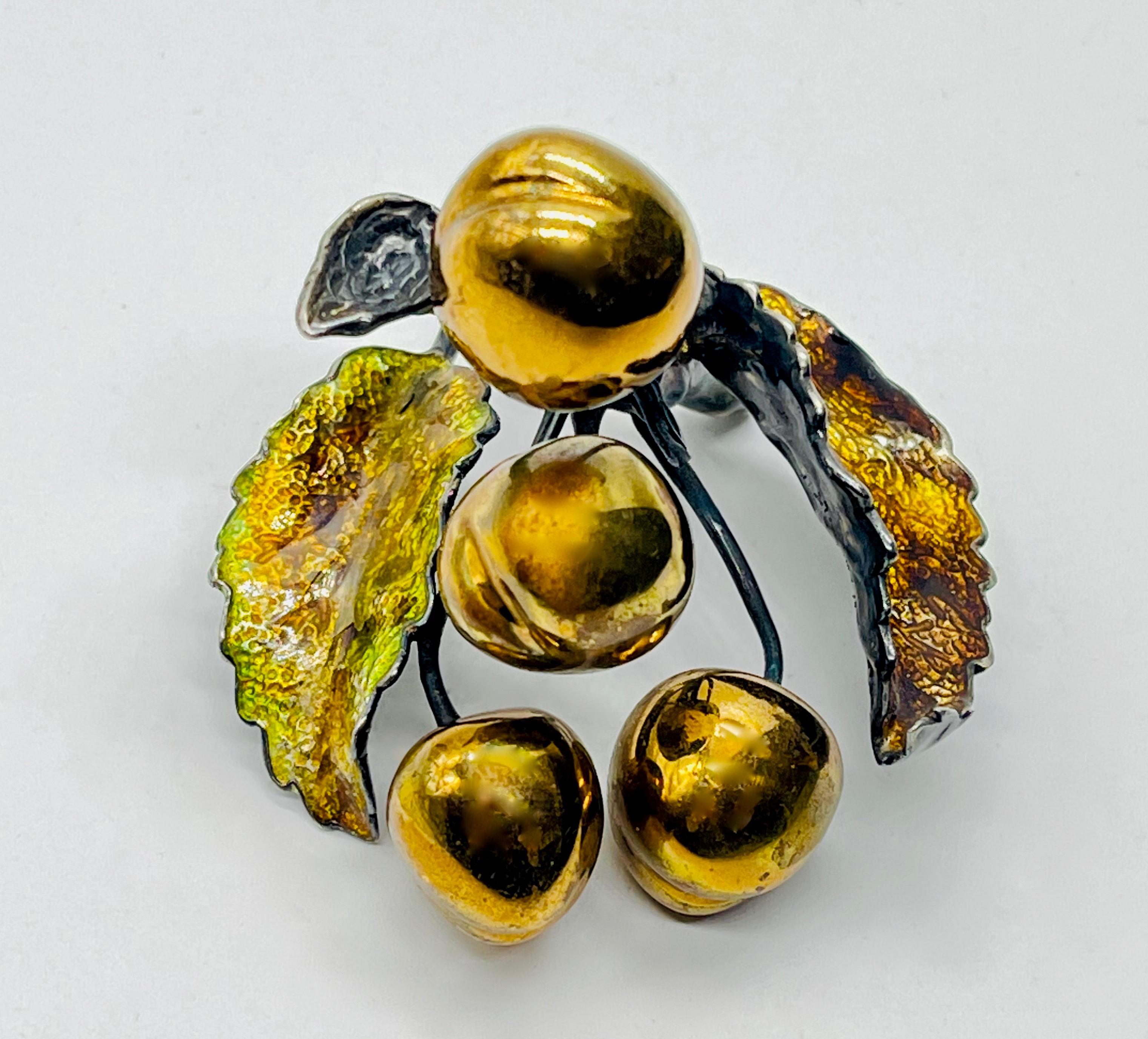 Srebrna pełnoplastyczna gałązka z owocami wiśni