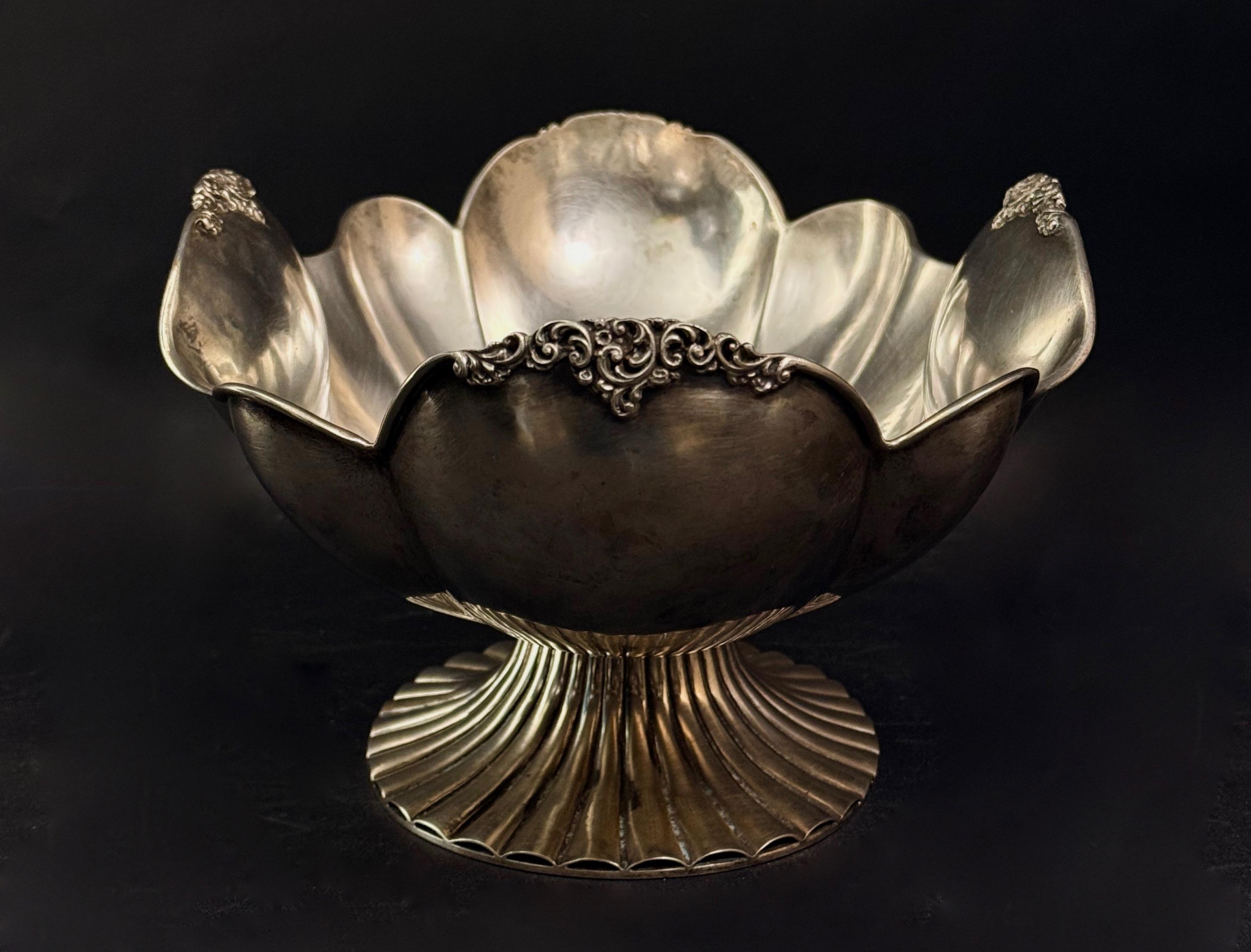 Srebrna wielolistna patera, masa 1070 g, Włochy 1944-65