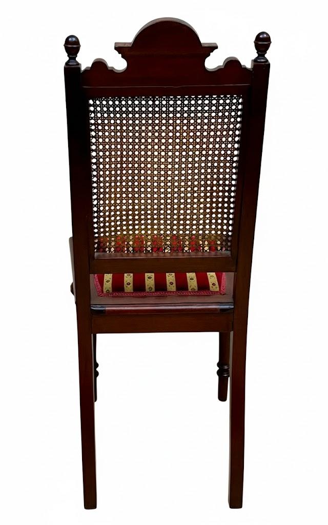 Salonowe krzesło tapicerowane z rafią