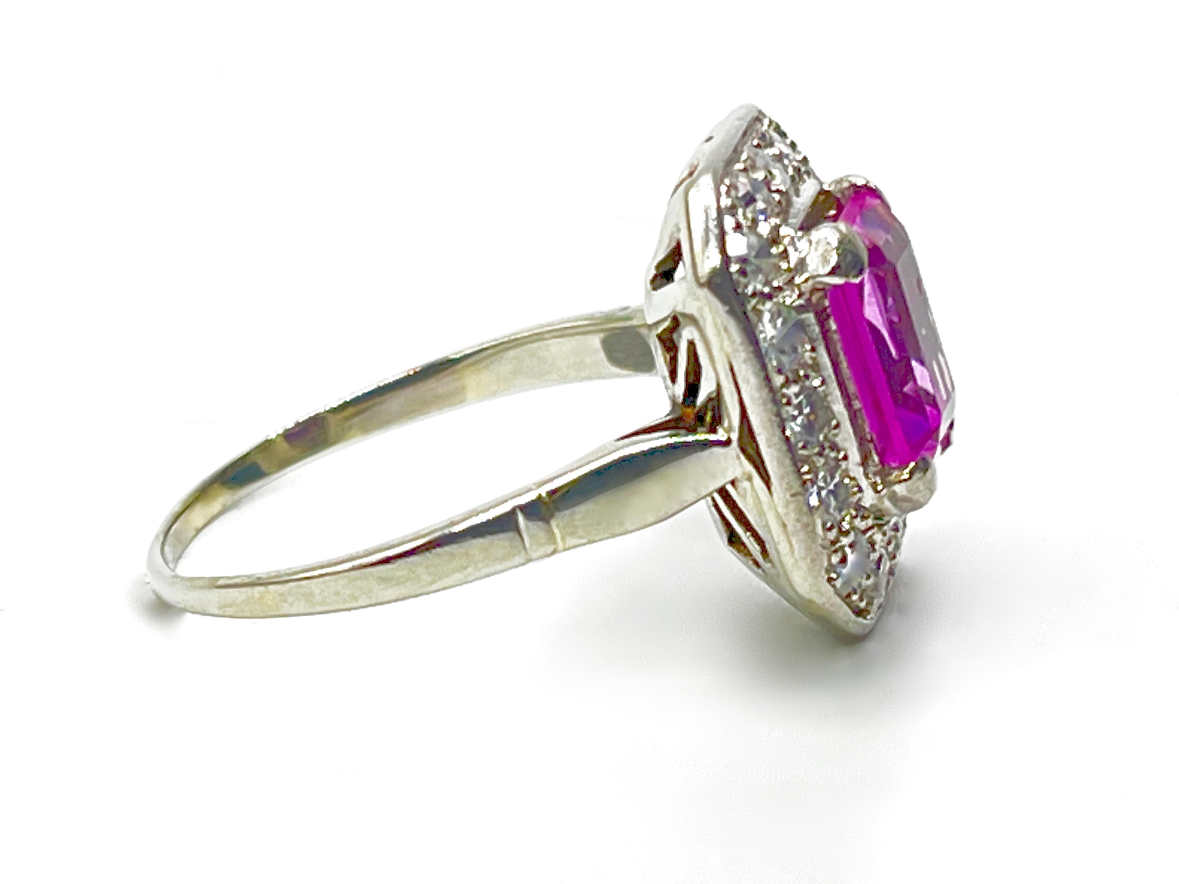 Pierścionek z różowym szafirem naturalnym 1,80 ct  i diamentami