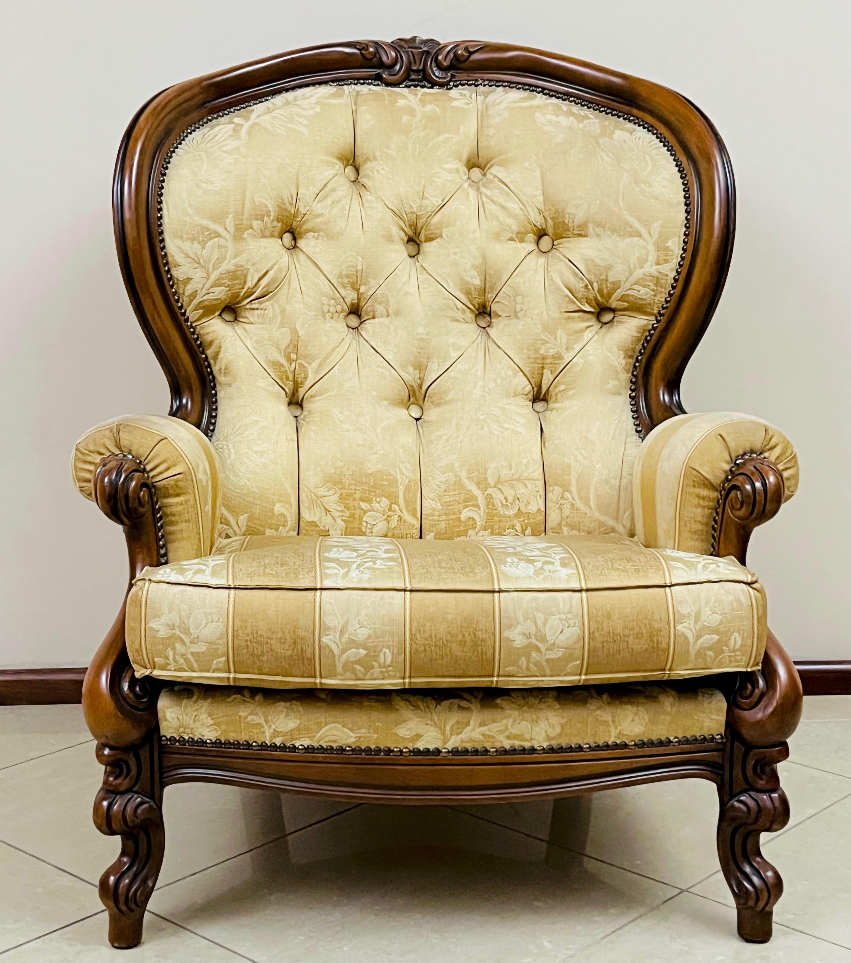 Zestaw mebli salonowych w stylu Ludwika Filipa