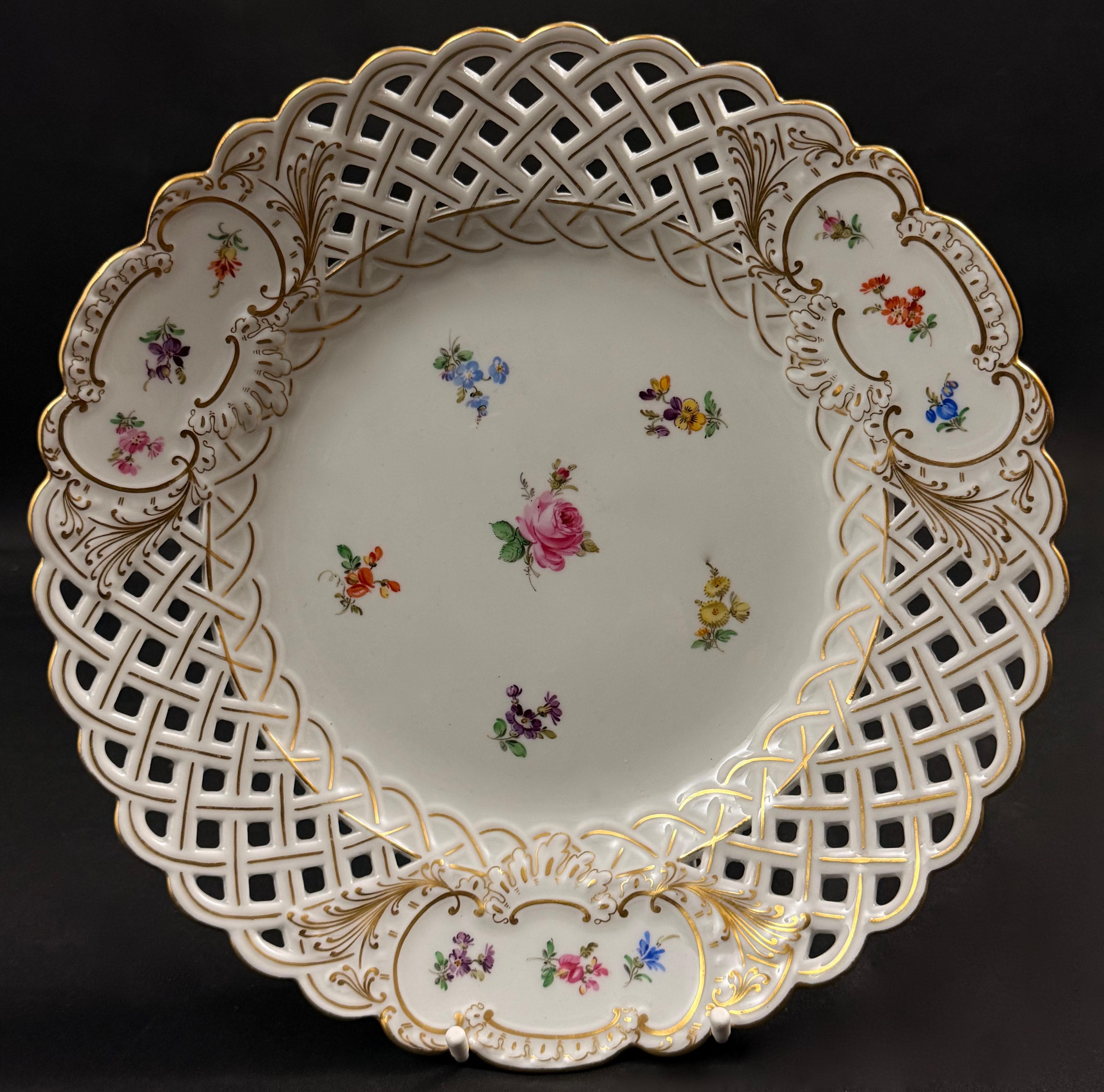 Dekoracyjna patera ażurowa wielolistna , Miśnia