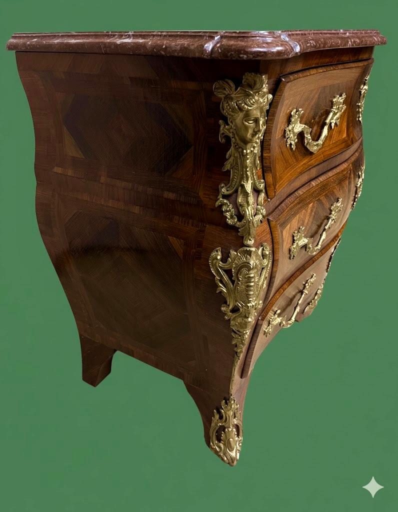 Komoda w stylu rokoko