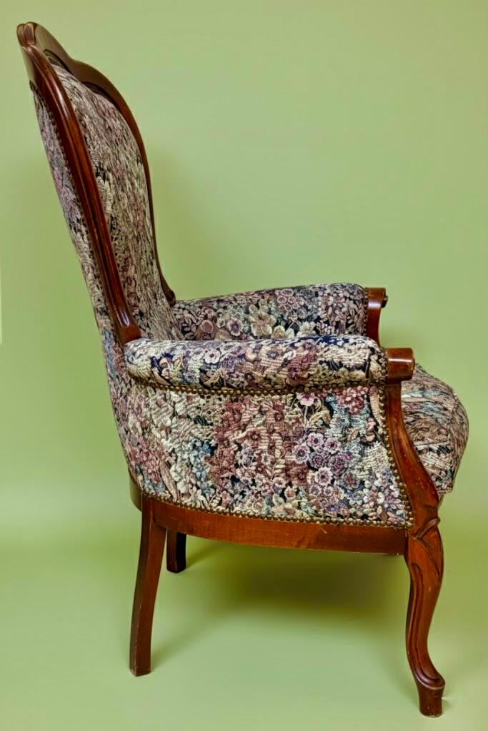 Salonowa berżera w stylu Ludwika Filipa