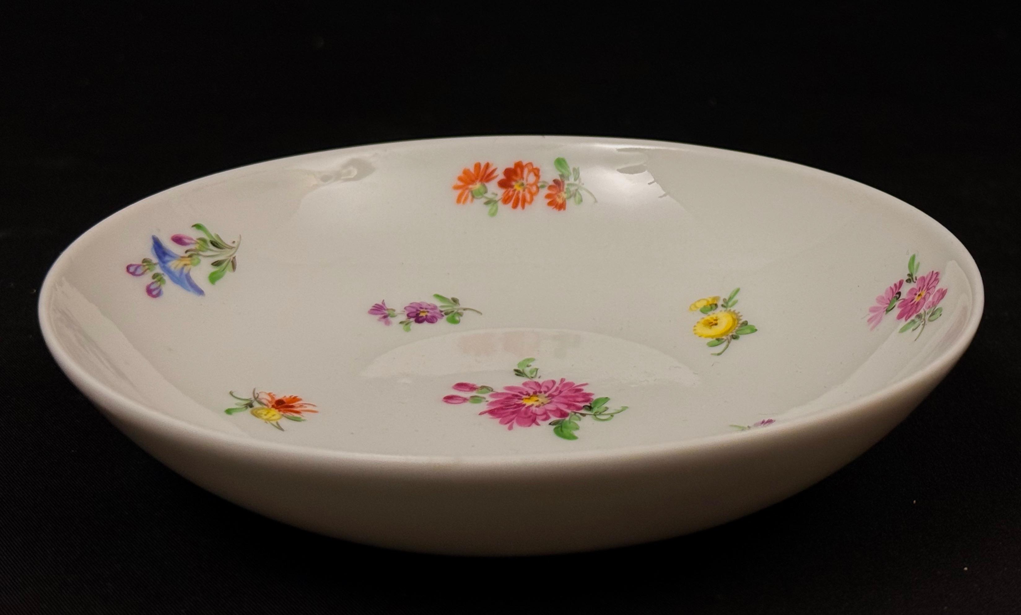 Porcelanowy zestaw- 2 sztuki,