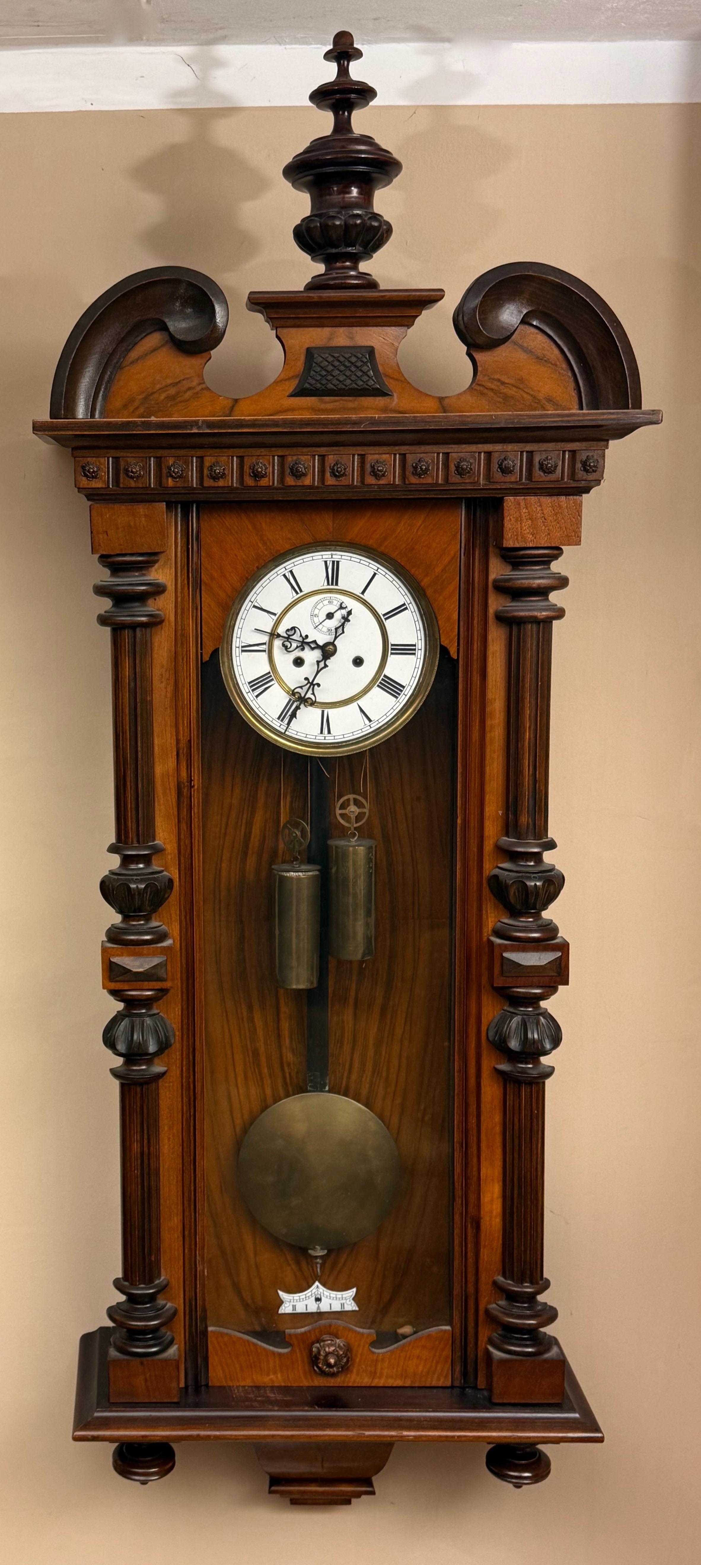 Dekoracyjny zegar wiedeński ścienny szafkowy