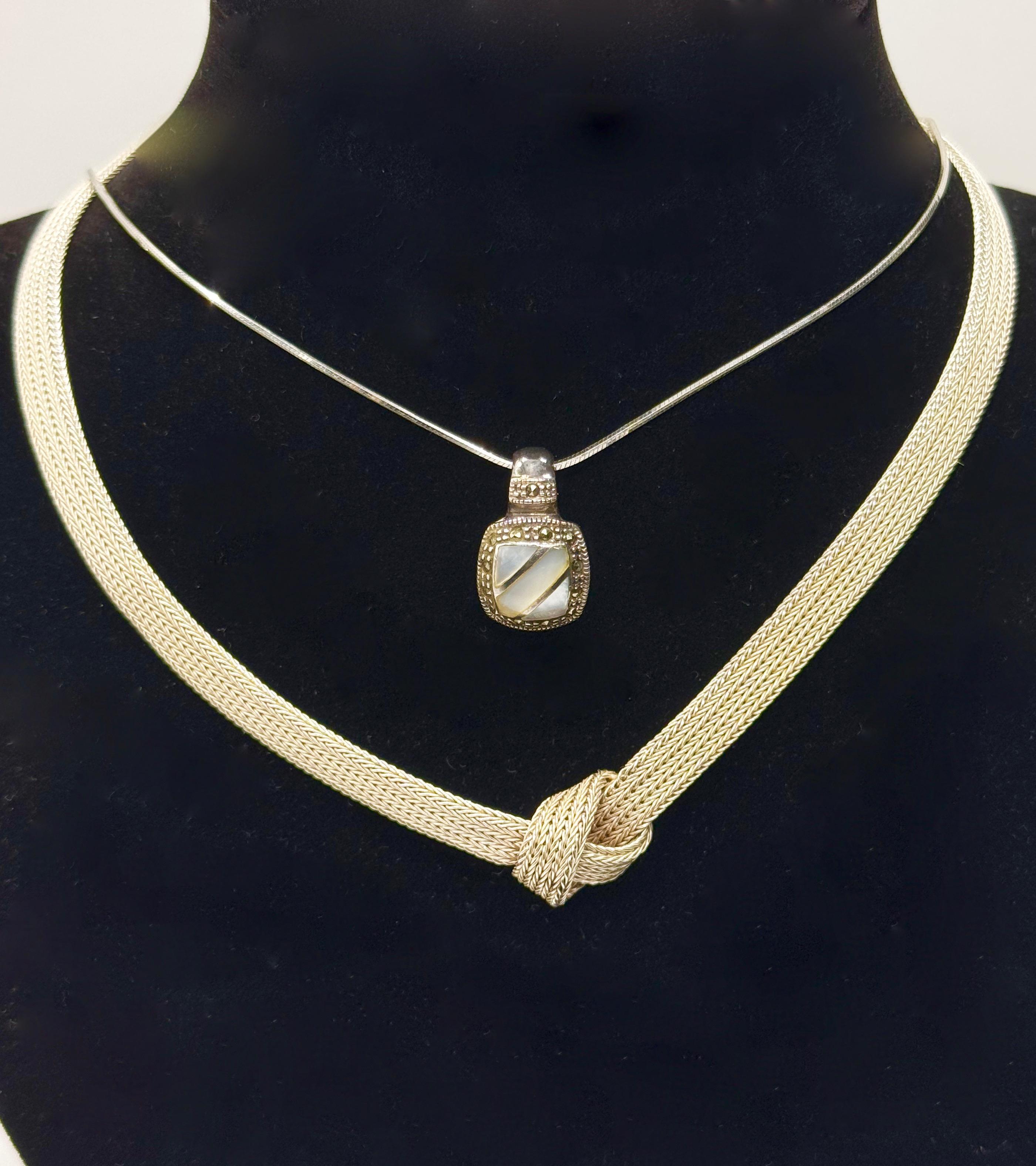 Srebrny zestaw naszyjników- 2 sztuki