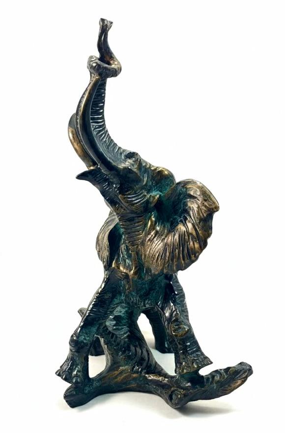 Pełnoplastyczna figura słonia