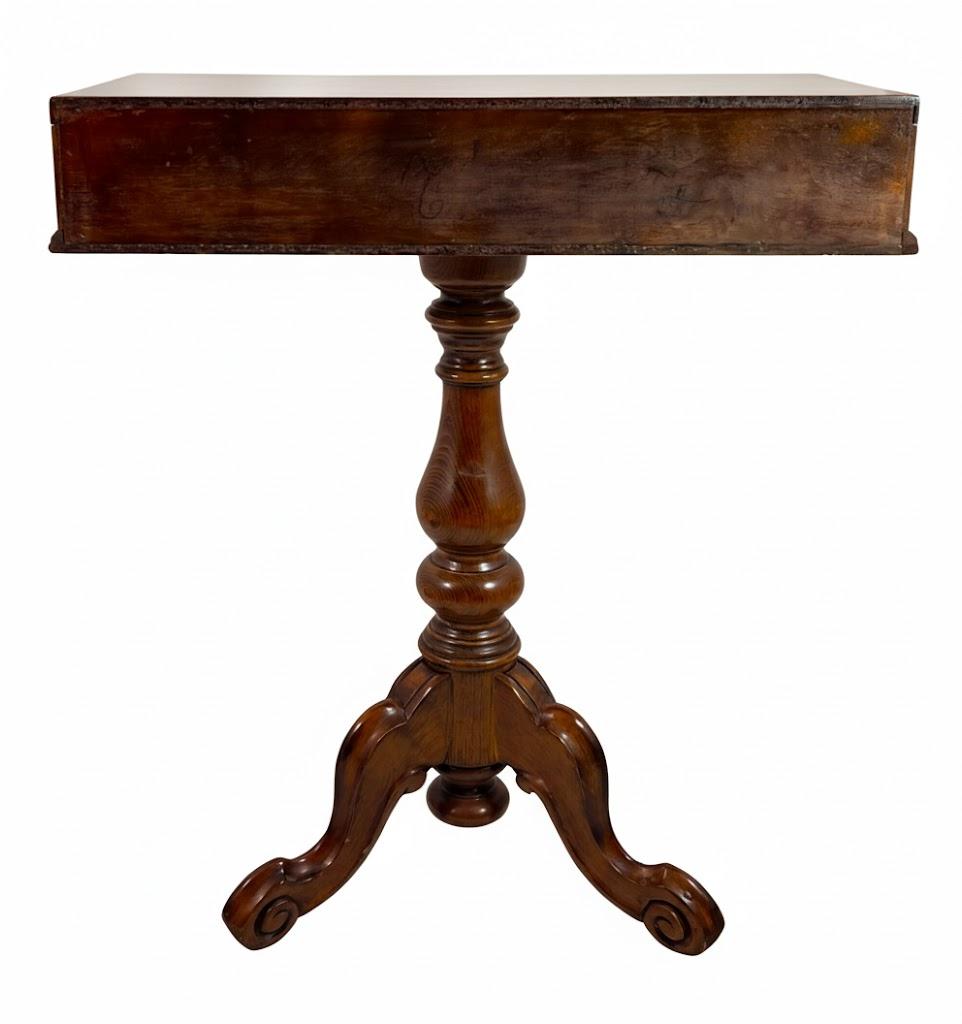 Sześciokątny stolik salonowy