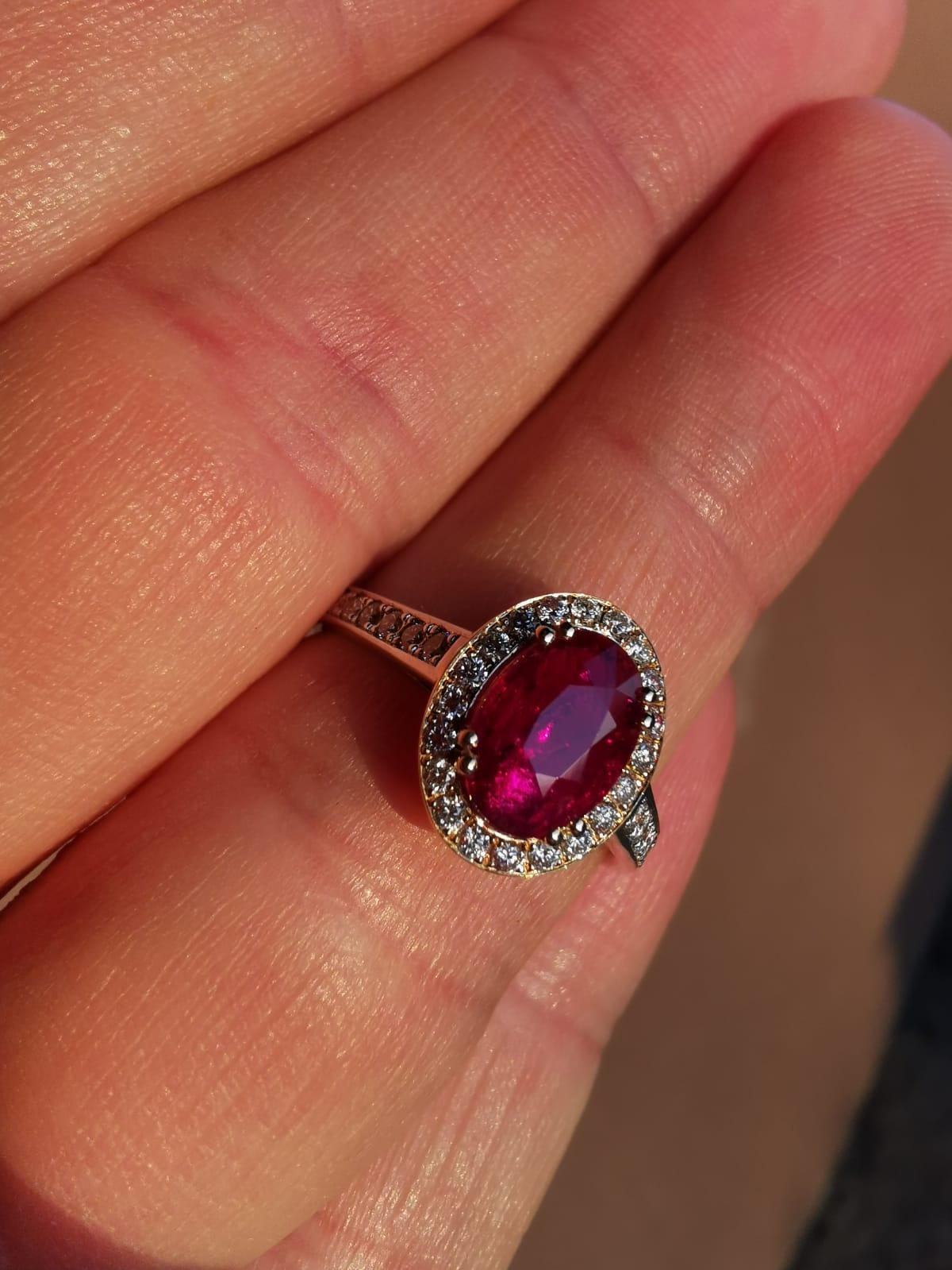 Pierścionek z naturalnym niepoprawianym rubinem 1,52 ct i diamentami