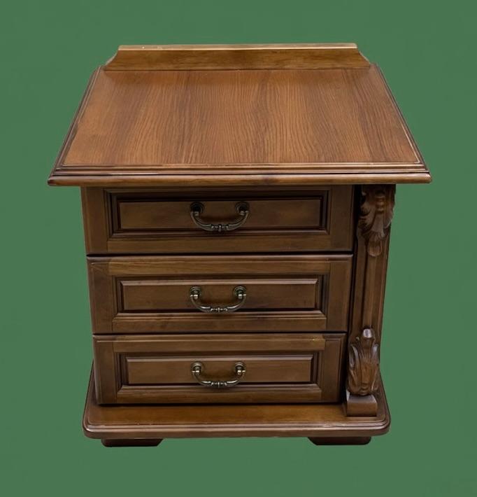 Ozdobna komoda z 3 szufladami