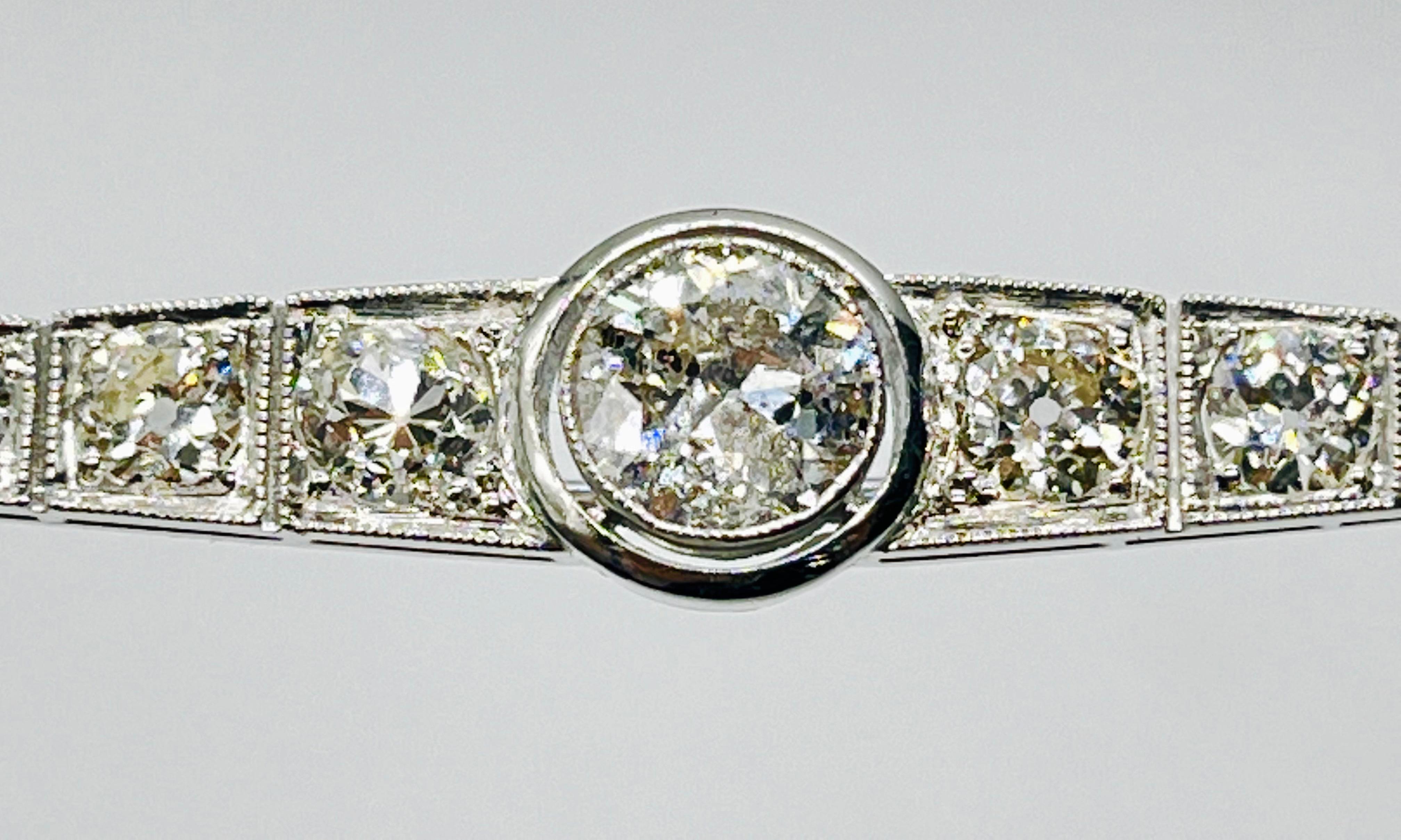 Złota brosza z brylanatmi 2,12 ct