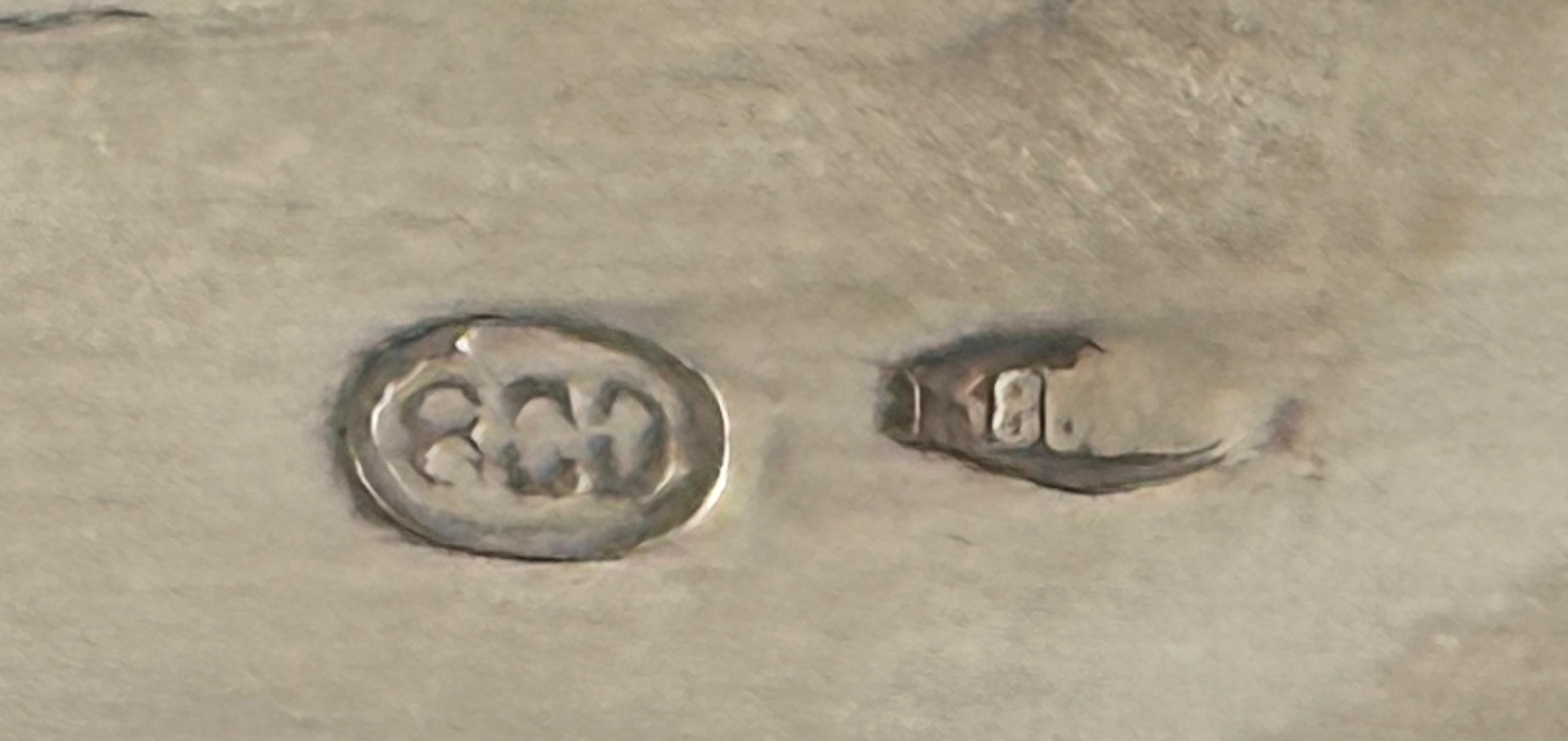 Srebrna taca z dwoma bocznymi uchwytami, masa 2382 g