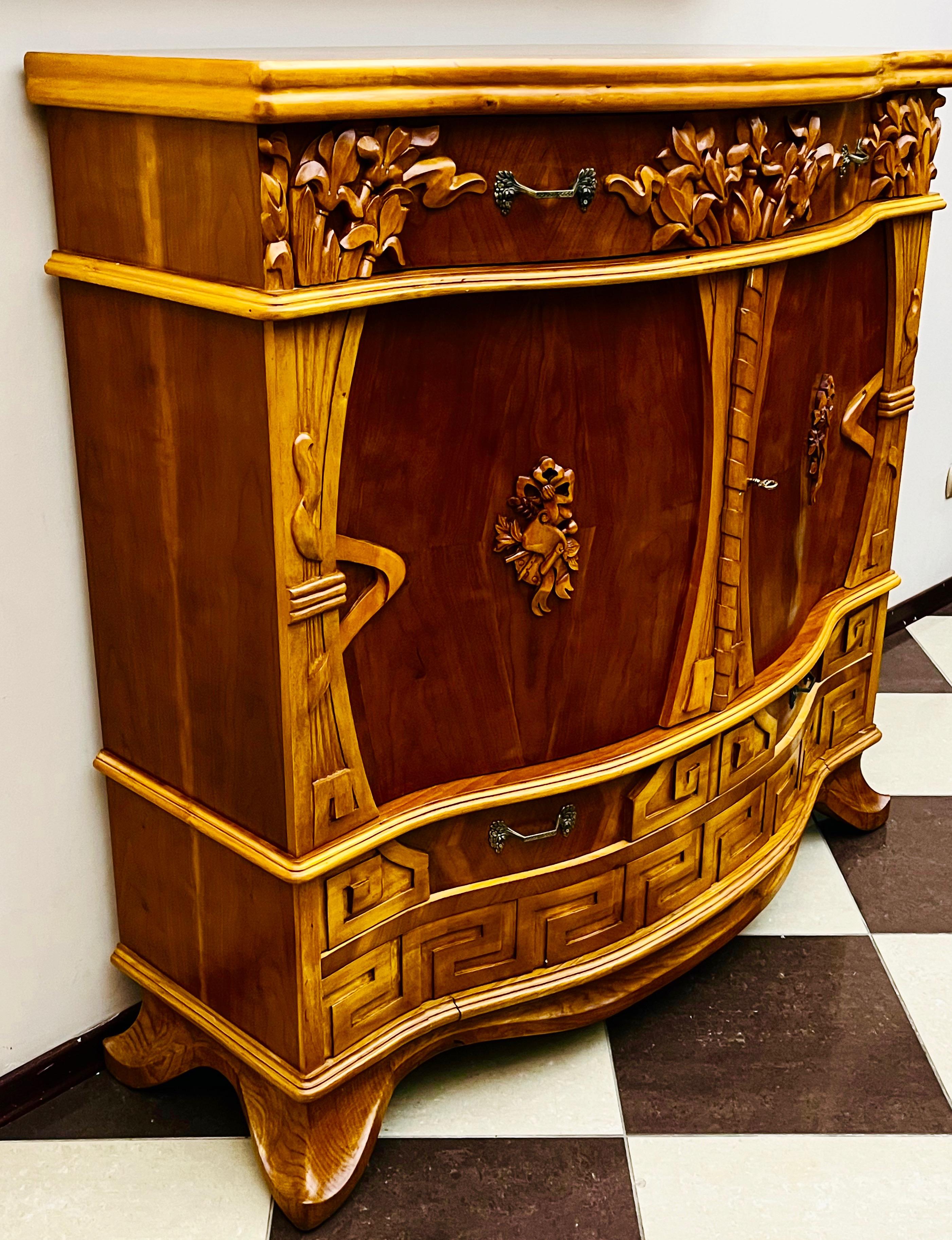 Dekoracyjna sekretera