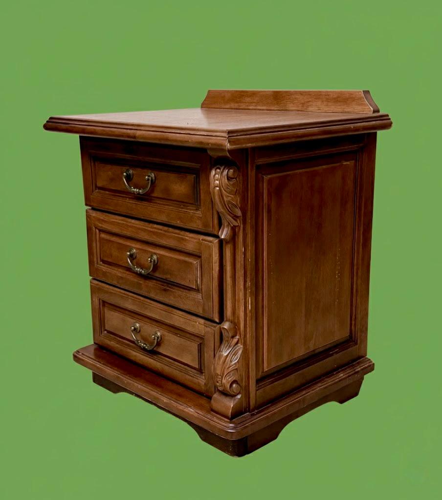 Ozdobna komoda z 3 szufladami