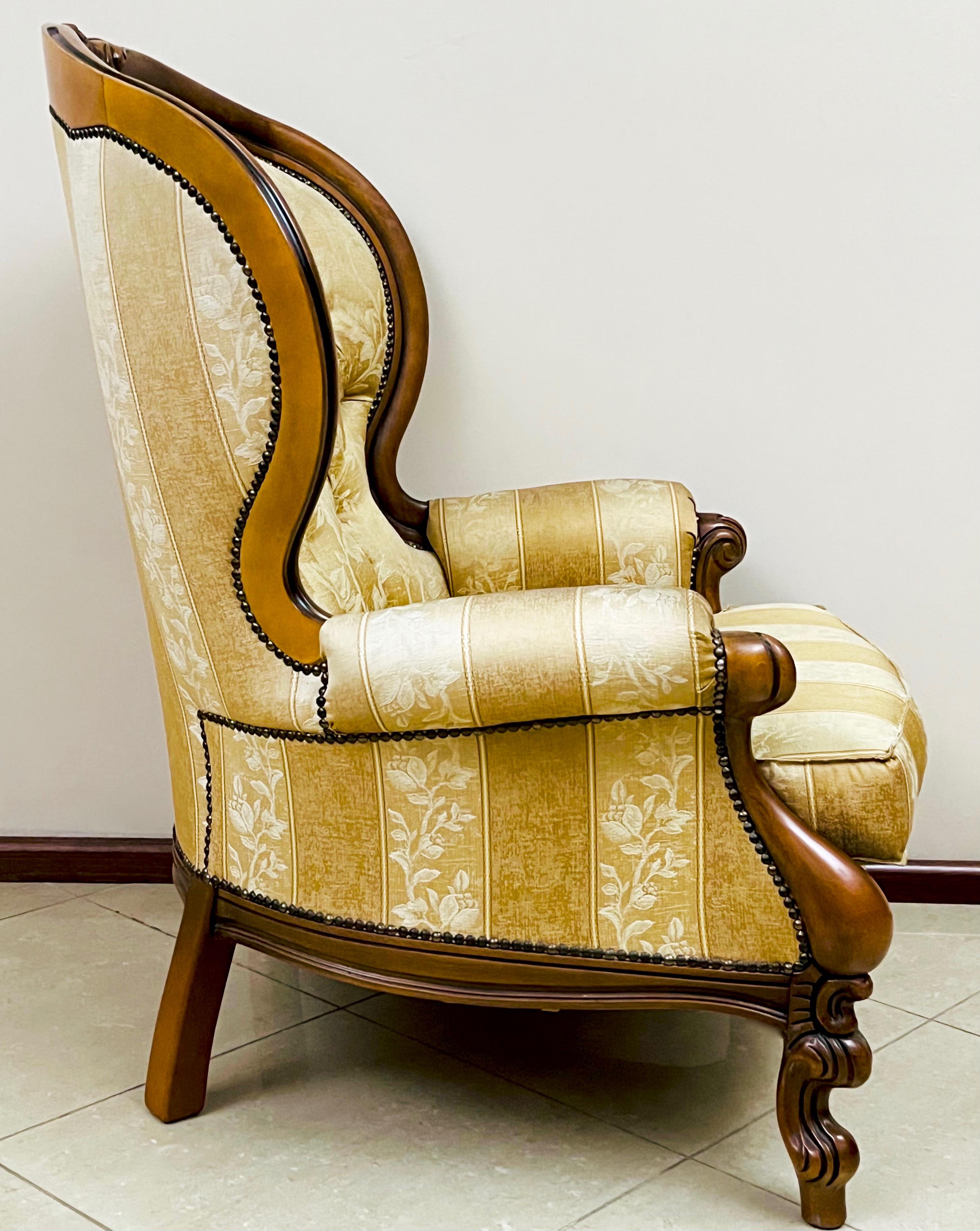 Zestaw mebli salonowych w stylu Ludwika Filipa