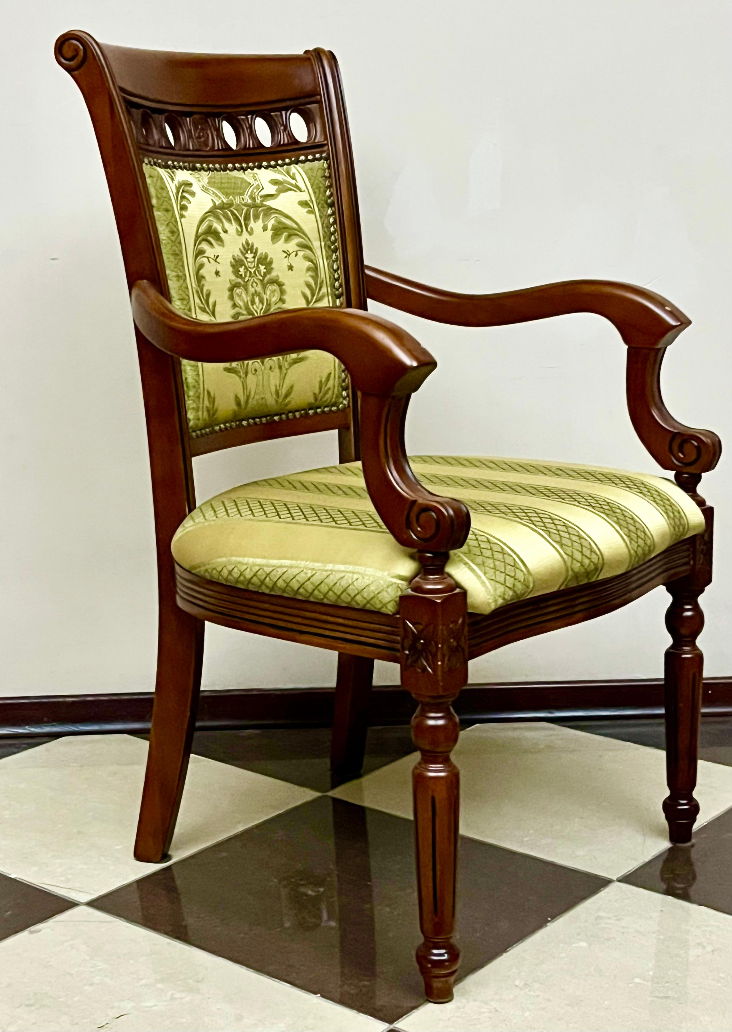 Fotel ażurowy tapicerowany