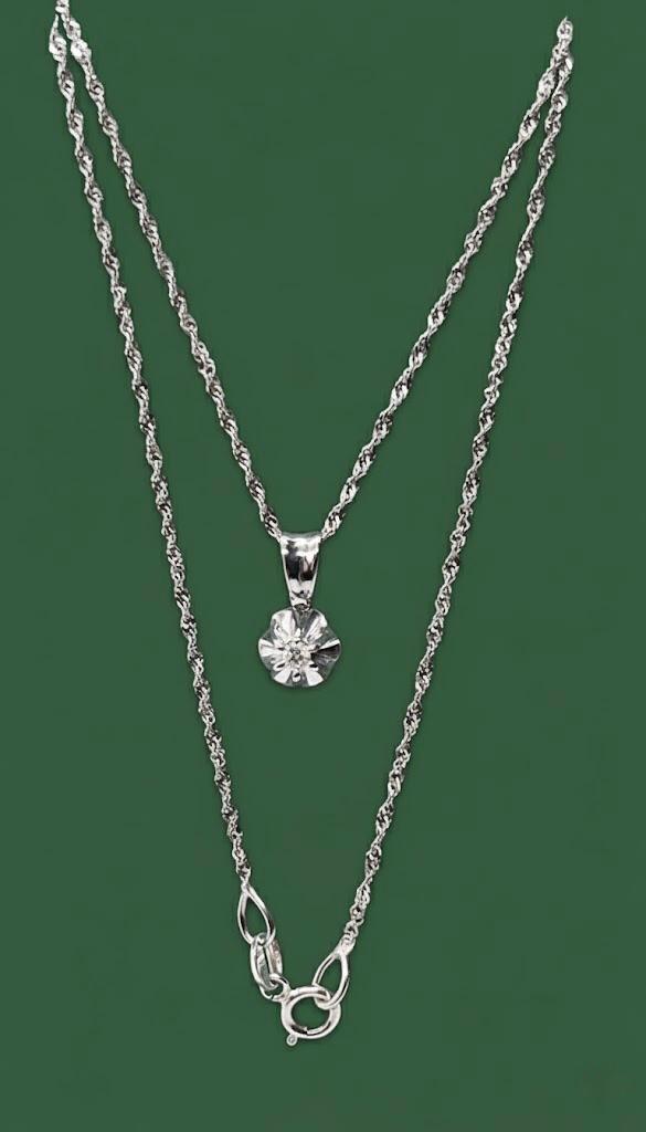 Złoty wisior zdobiony diamentem ze złotym łańcuszkiem