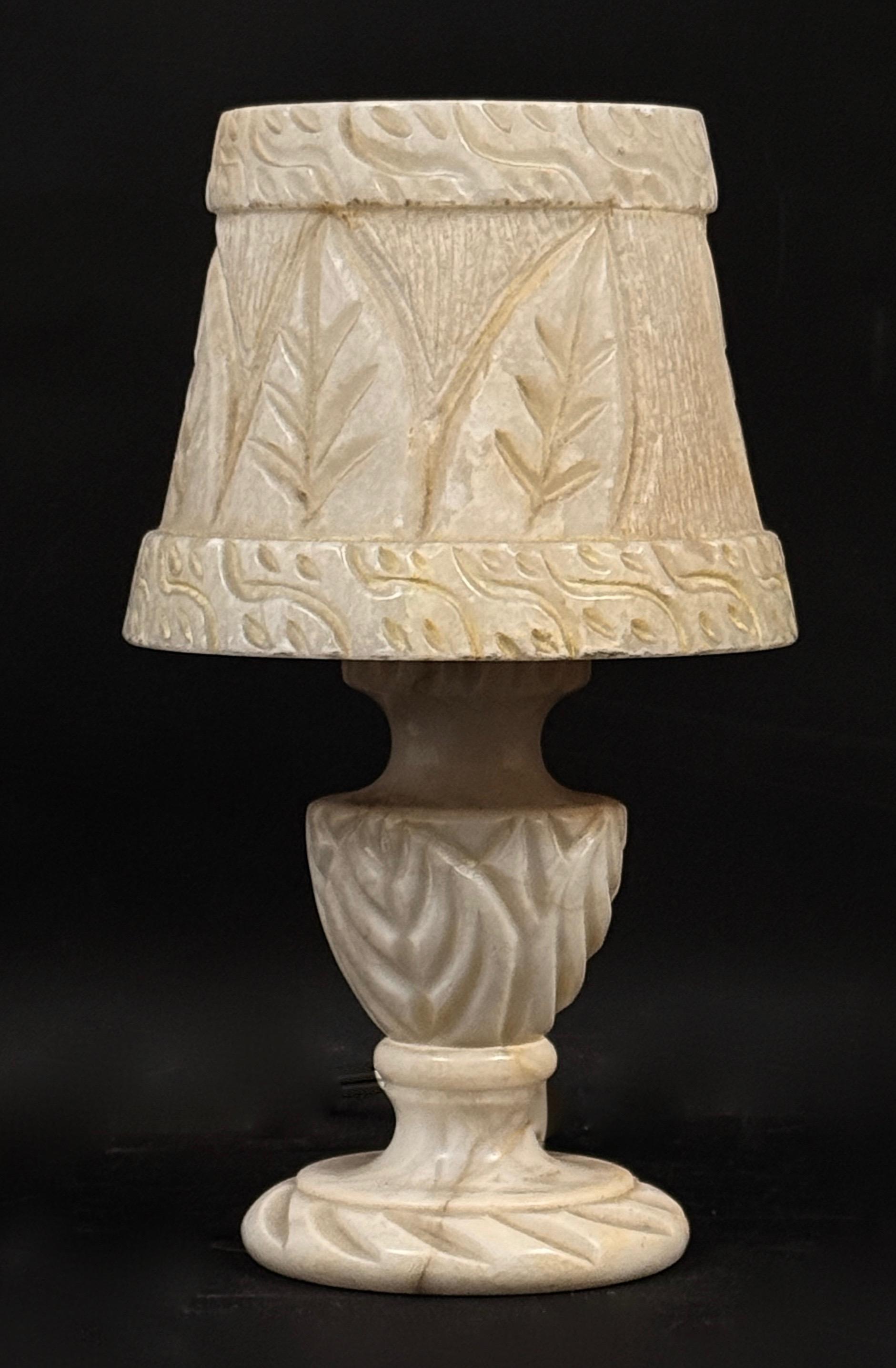 Dekoracyjna lampa salonowa