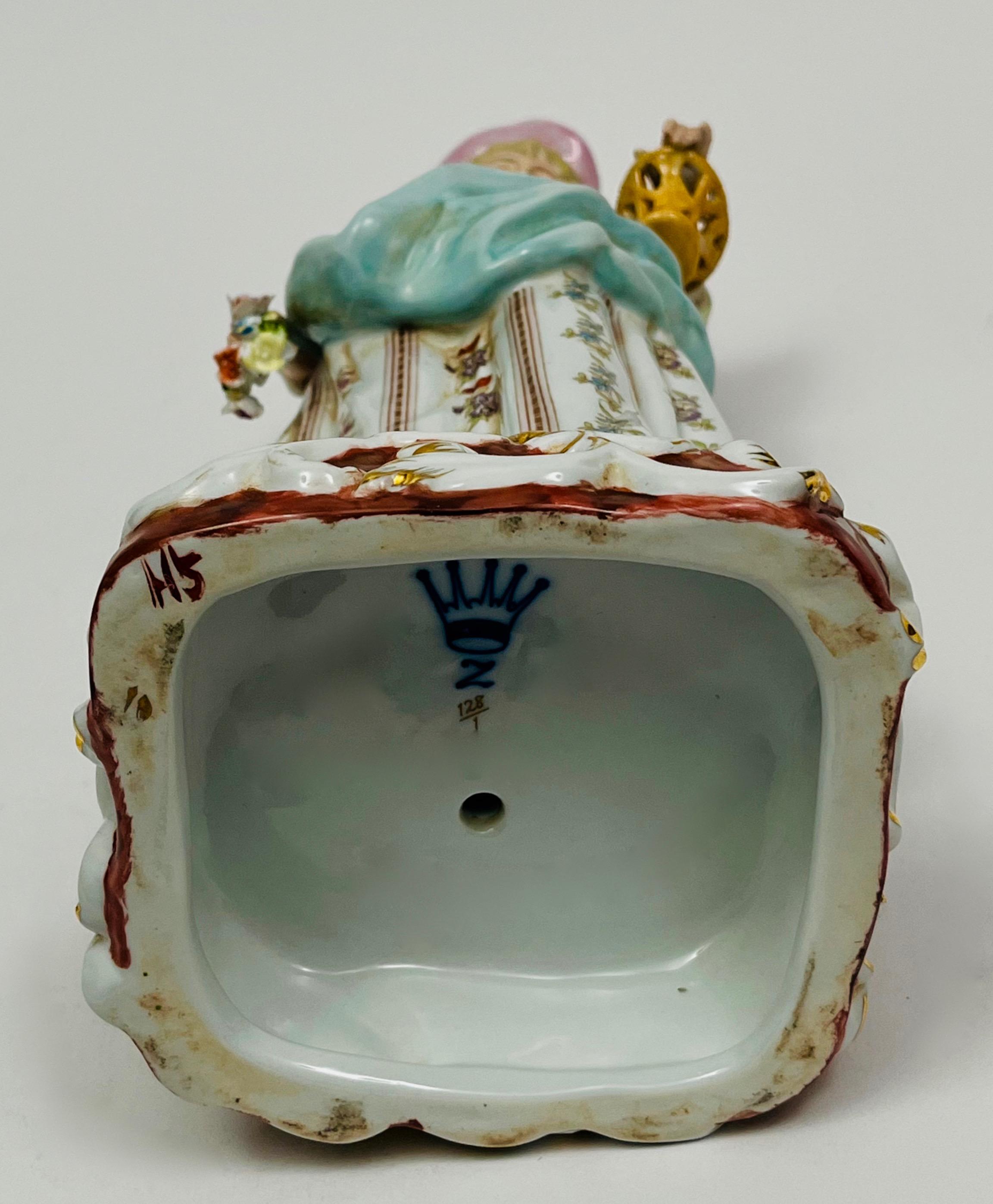 Dekoracyjna para figur ''Panna i kawaler''