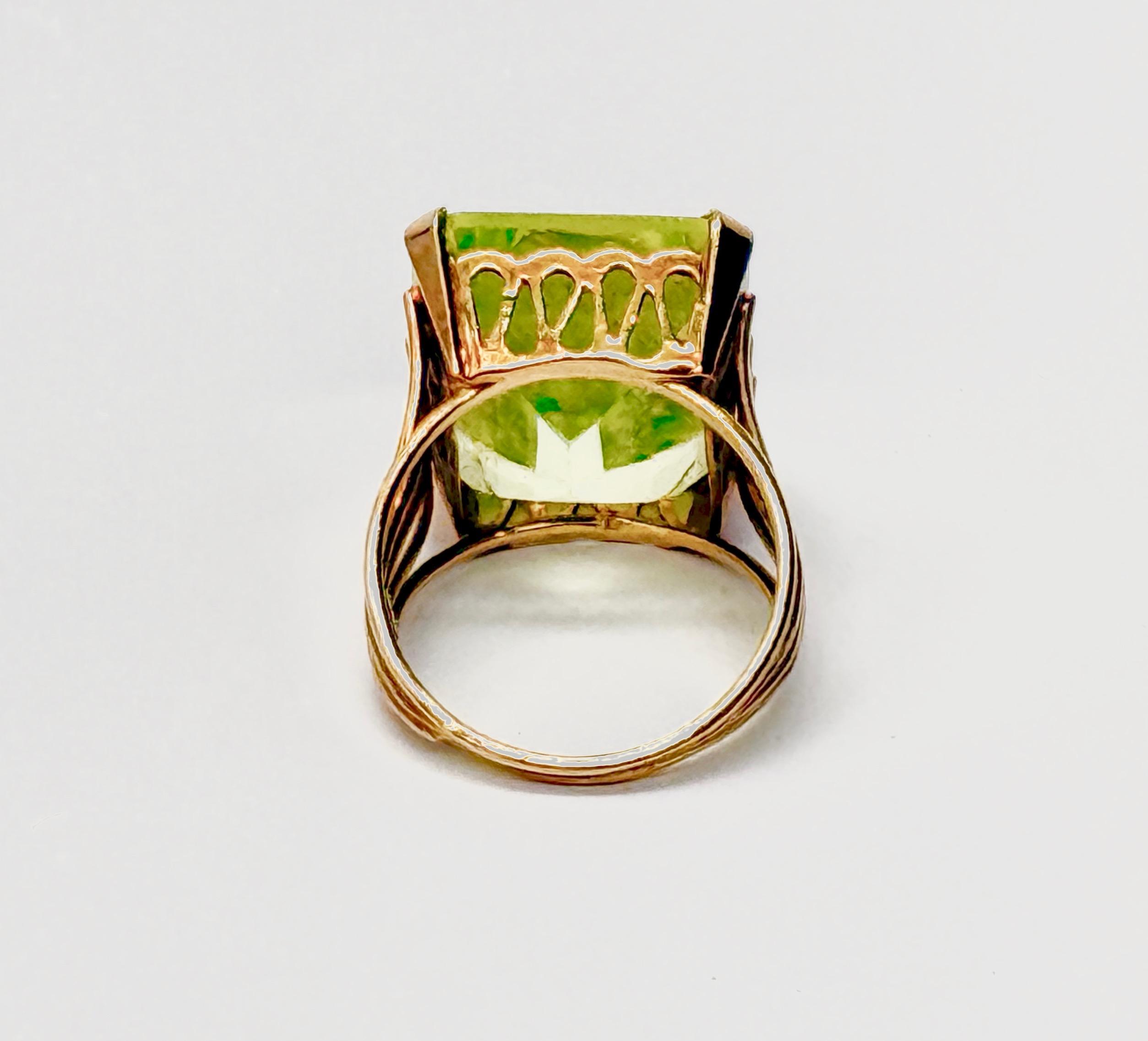 Złoty pierścionek , masa łączna 9 g