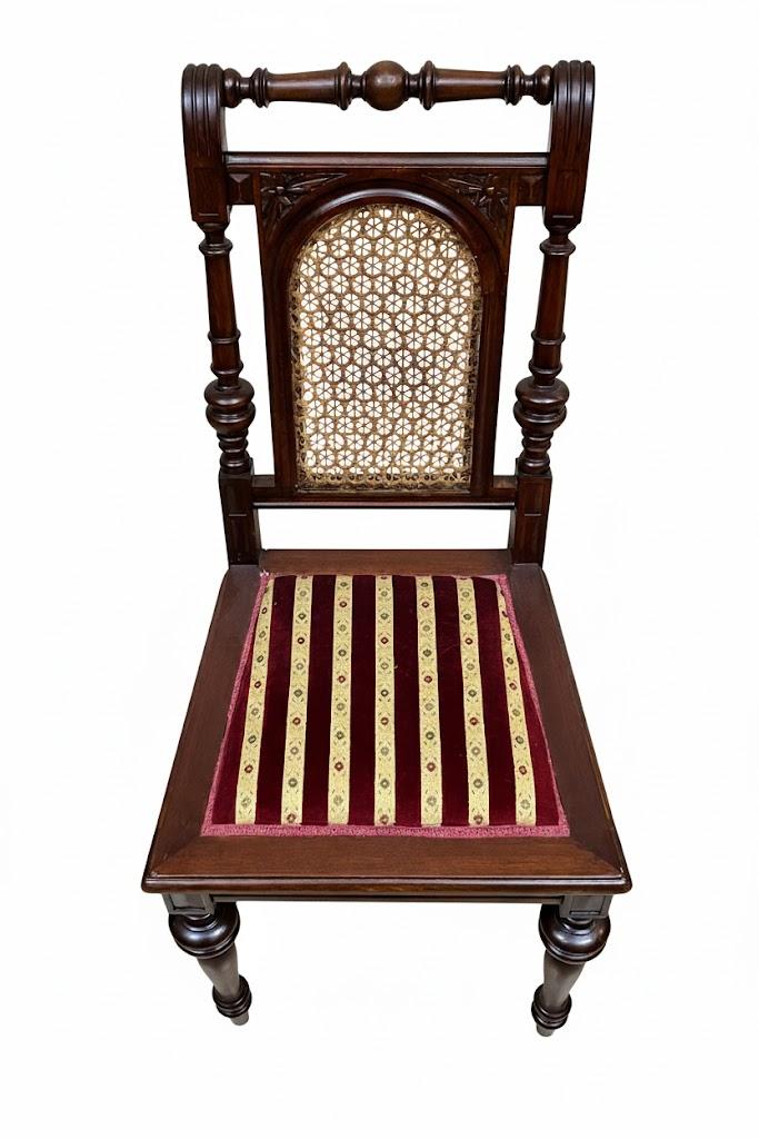 Salonowe krzesło tapicerowane z rafią