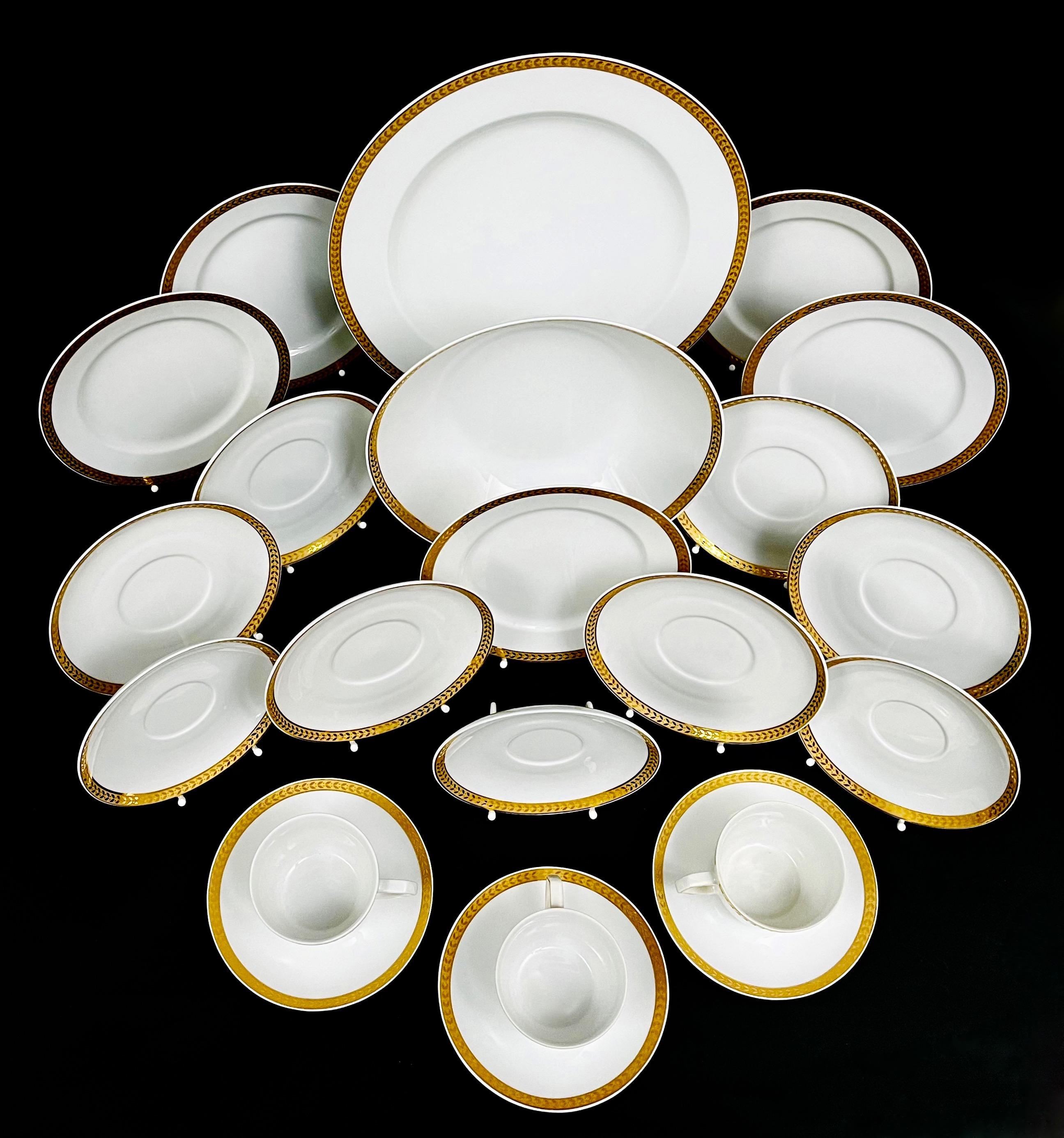 Zestaw porcelanowy - 23 sztuki , Ćmielów