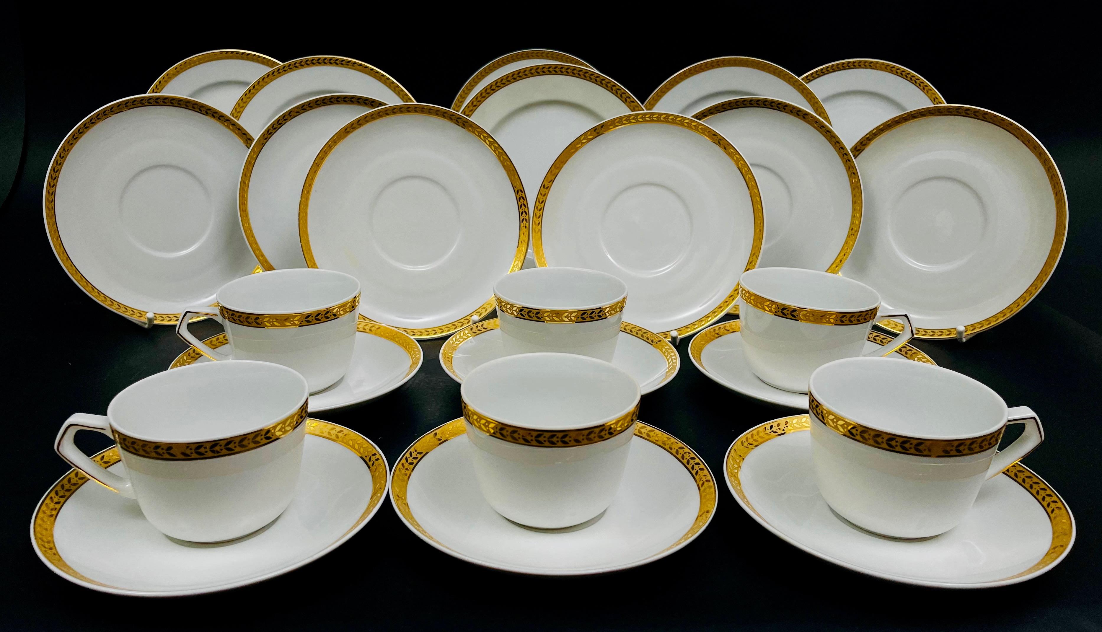 Zestaw porcelanowy -24 sztuki , Ćmielów