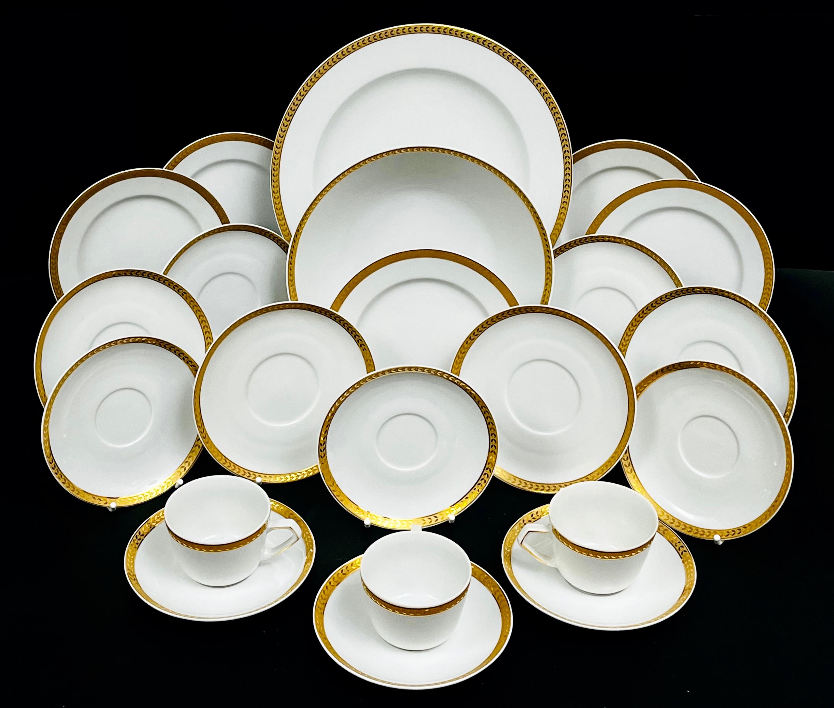 Zestaw porcelanowy - 23 sztuki , Ćmielów