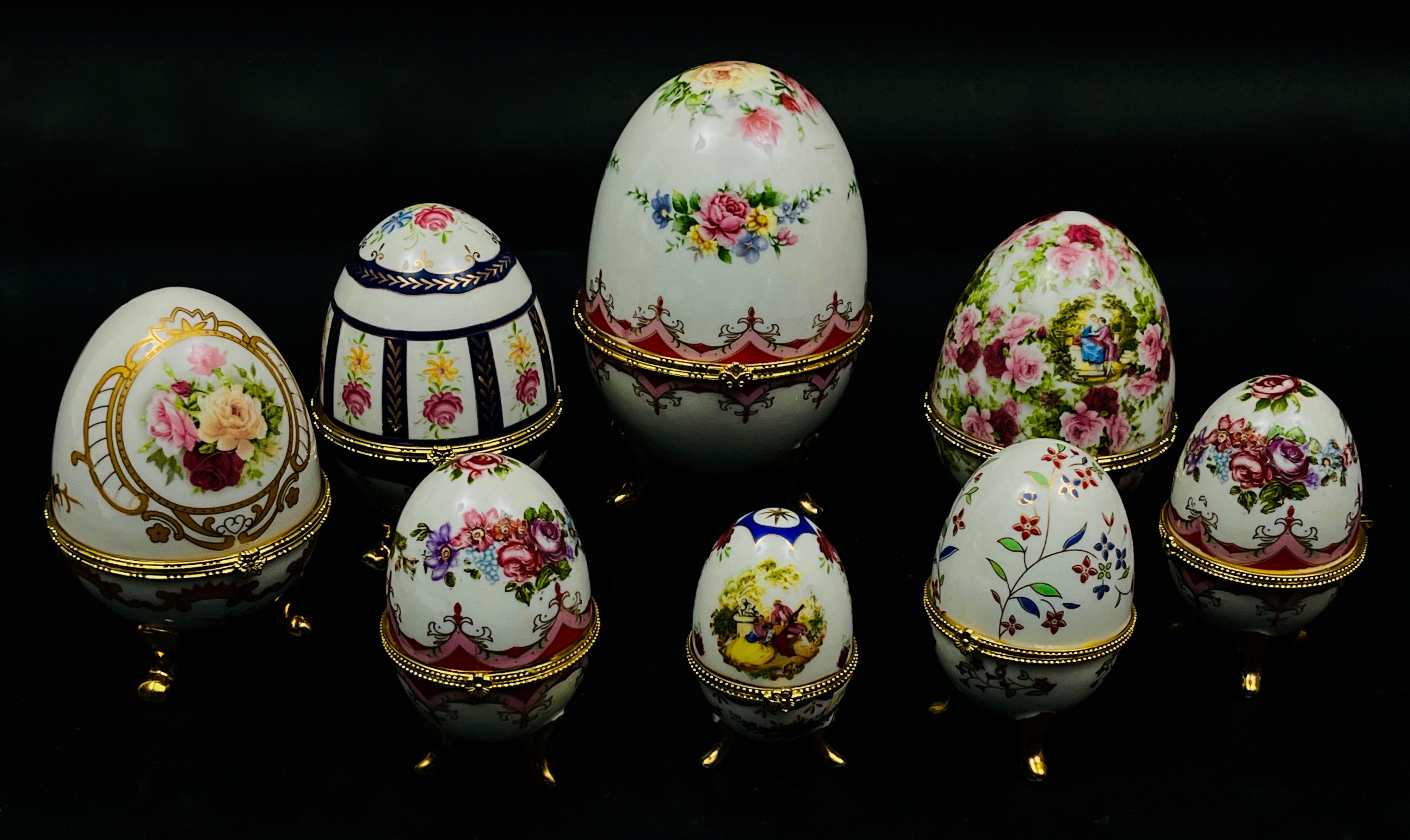 Zestaw 8 porcelanowych jaj