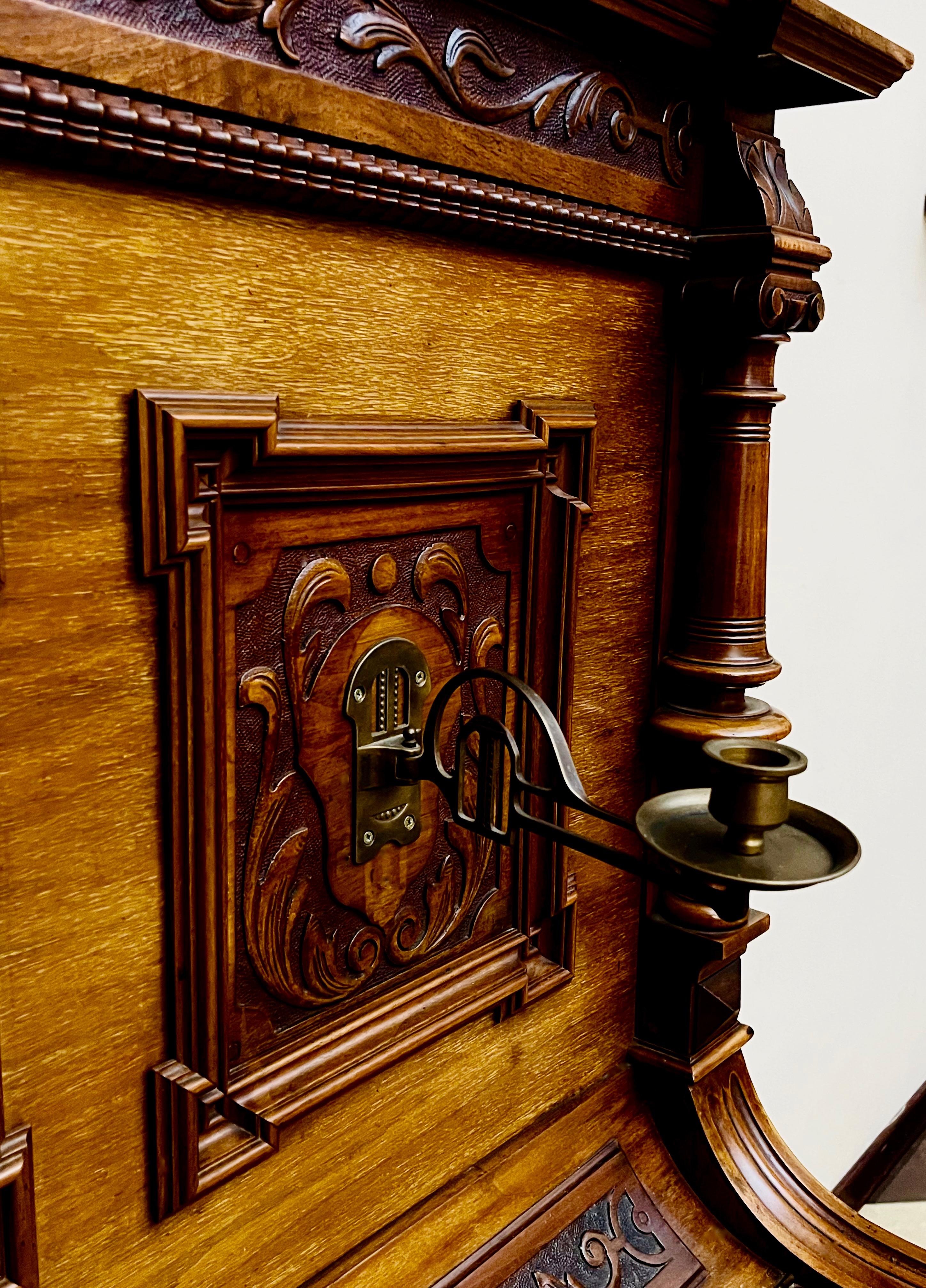 Dekoracyjne pianino salonowe