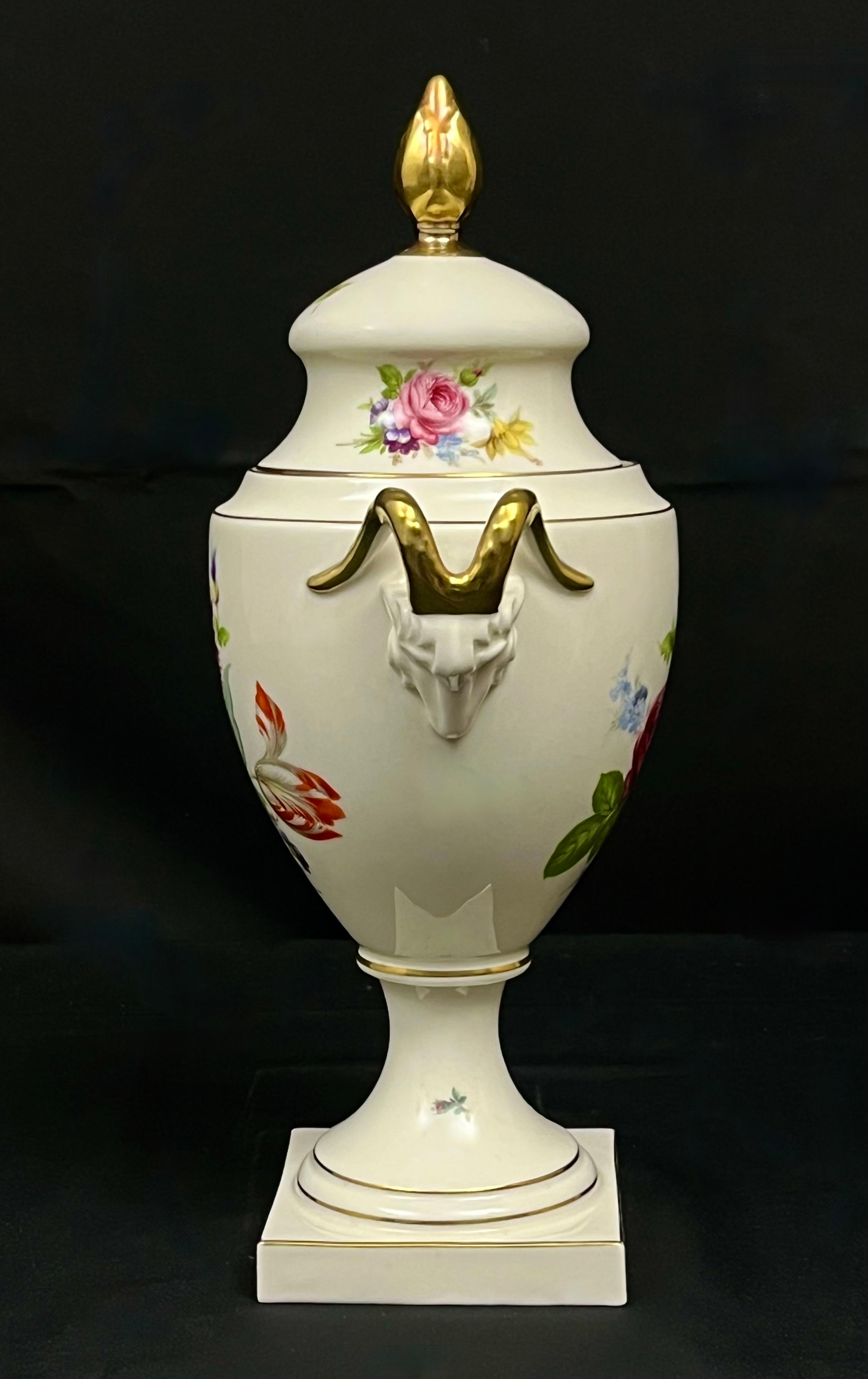 Dekoracyjna waza z nakrywą