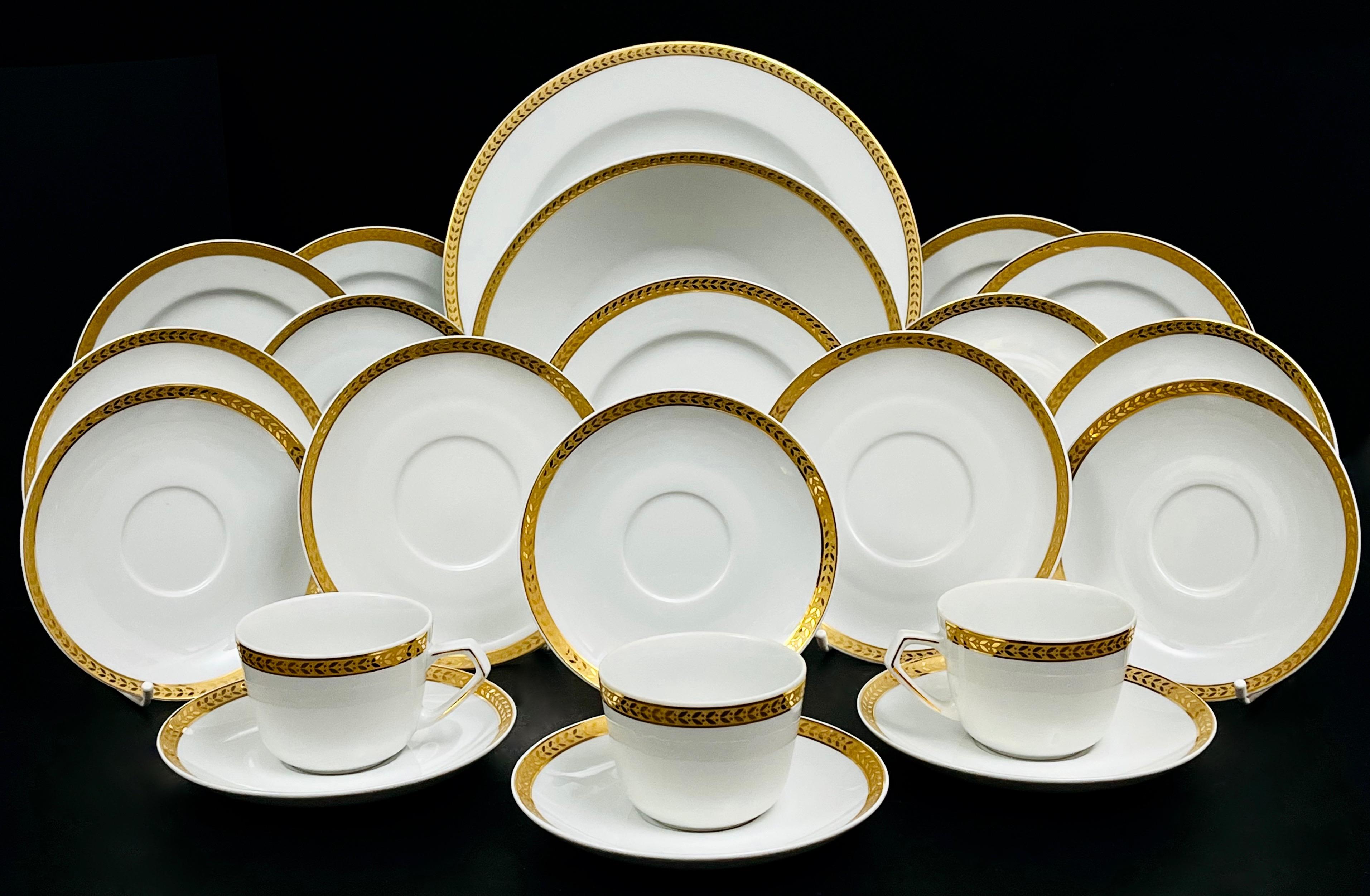 Zestaw porcelanowy - 23 sztuki , Ćmielów