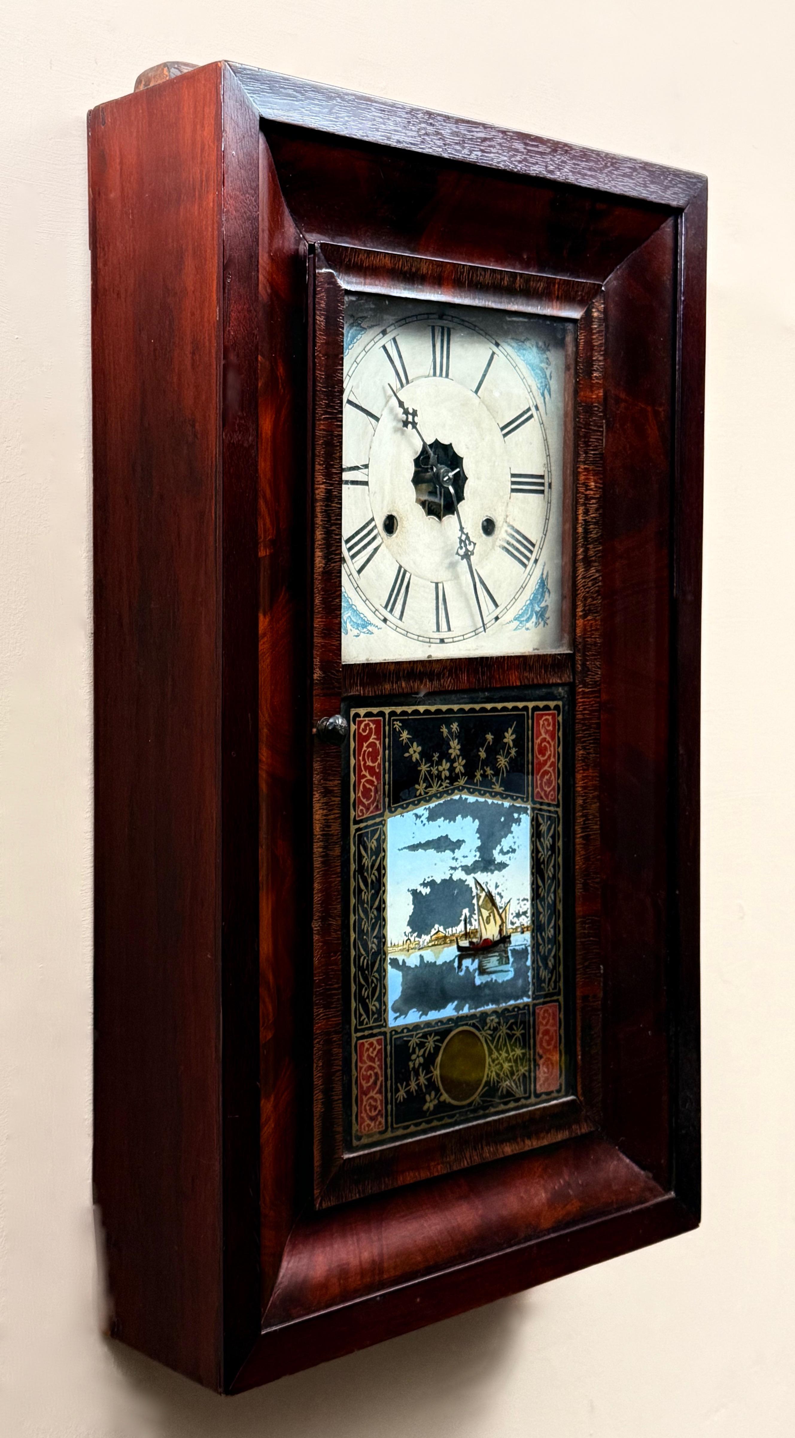 Zegar ścienny szafkowy